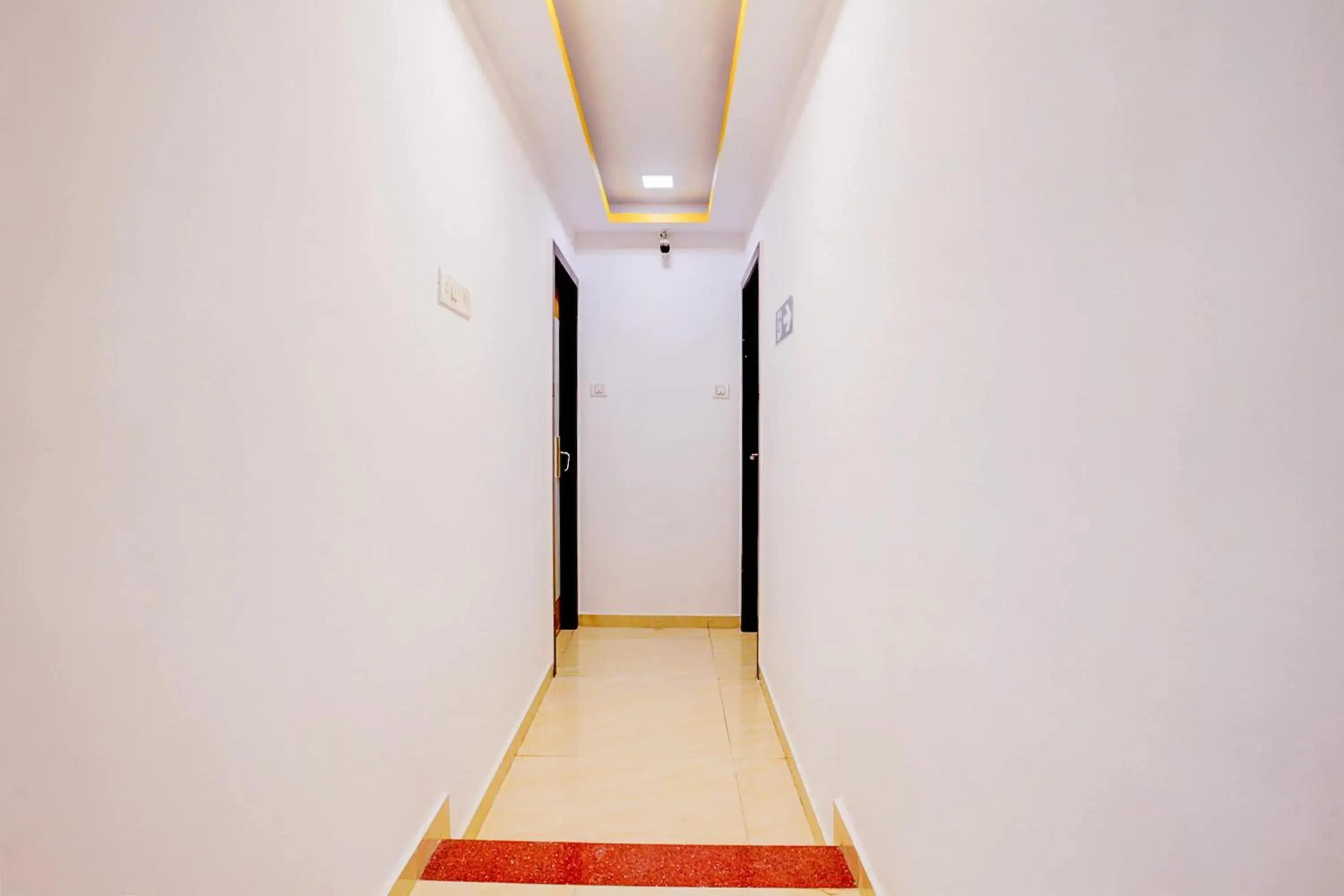 Lobby or reception in Collection O Andheri West Near KokilaBen Hospital Lobby or reception in Collection O Andheri West Near KokilaBen Hospital