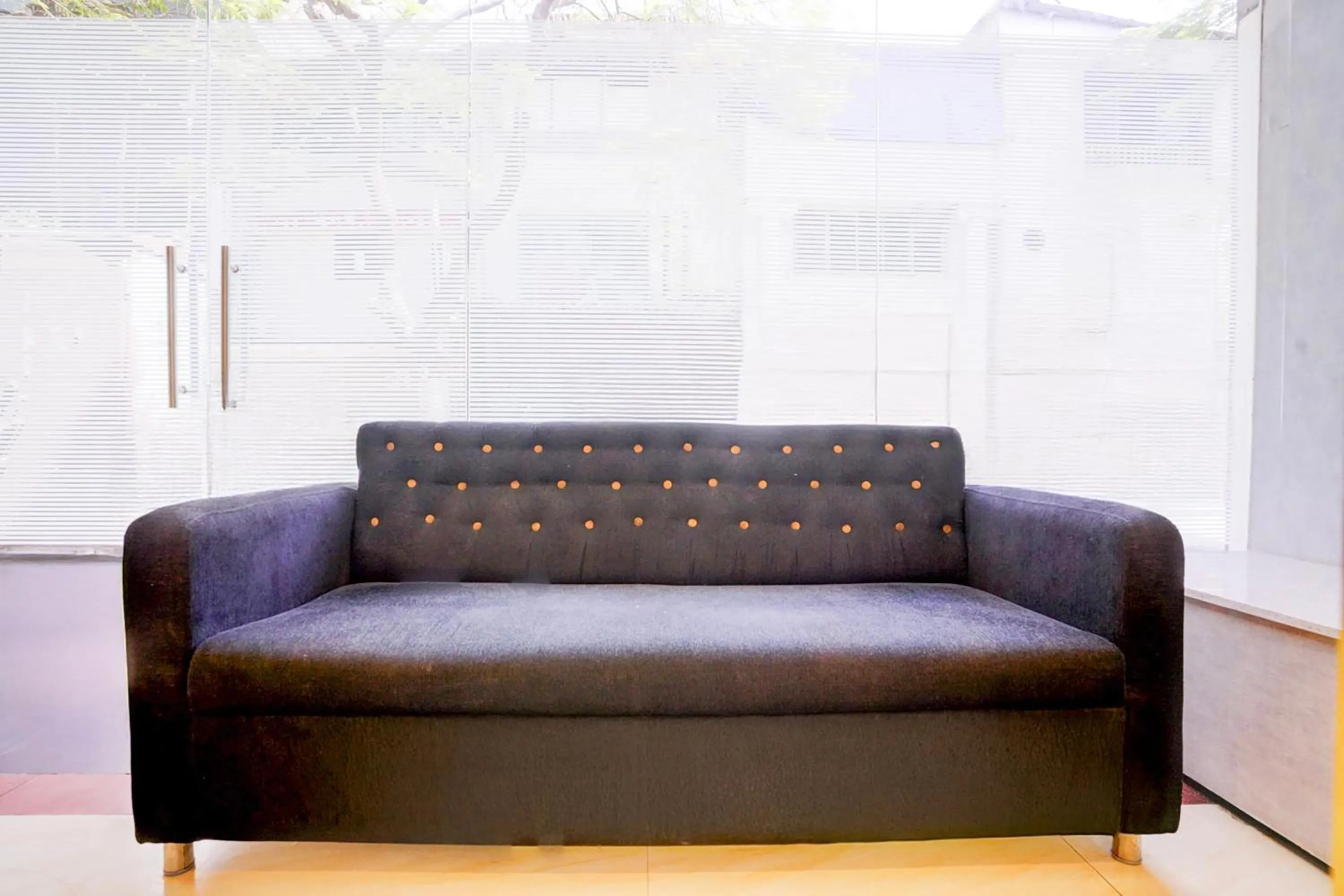 Lobby or reception in Super Collection O Andheri West Near KokilaBen Hospital