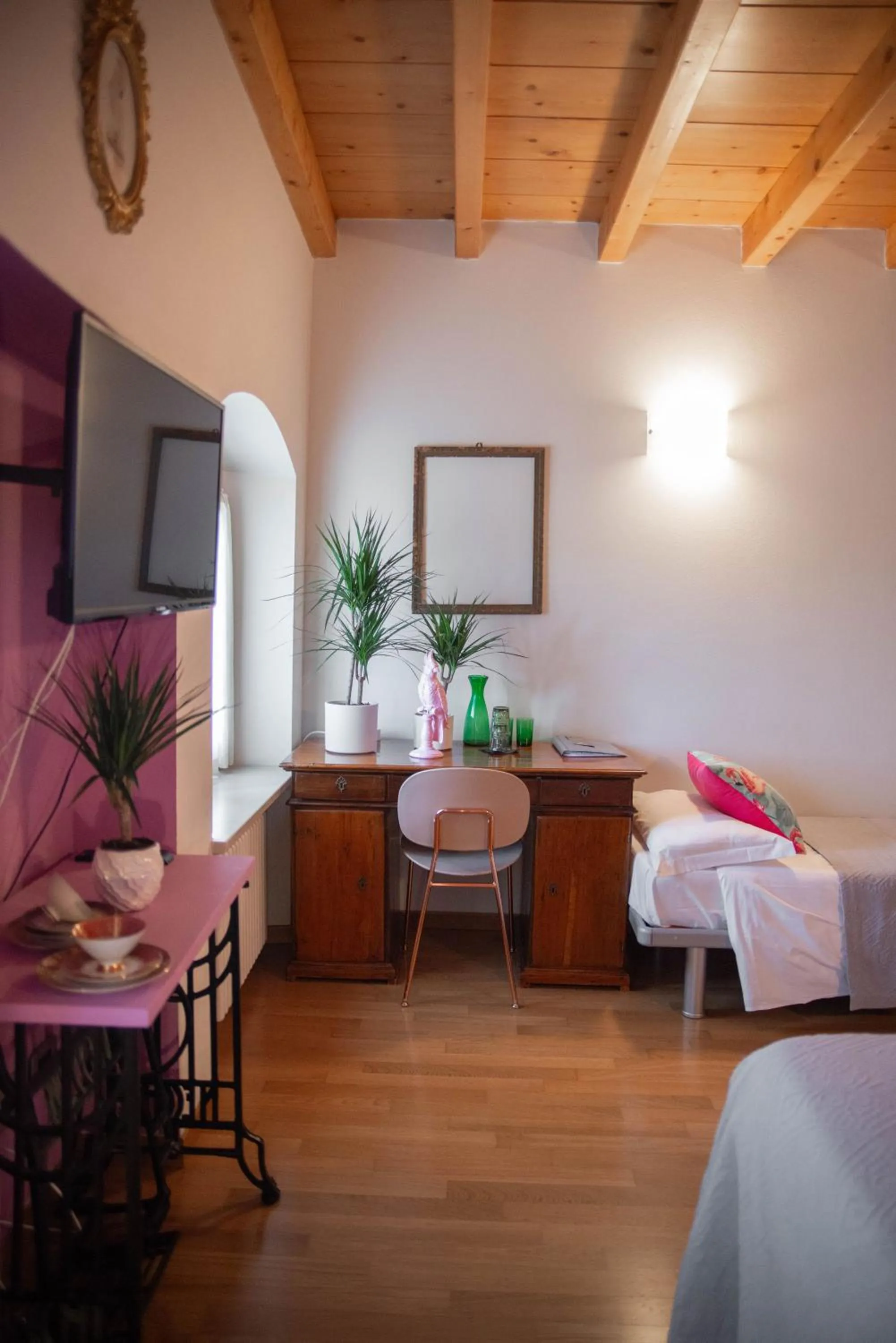 Bed in Pietra di Verona Residenza