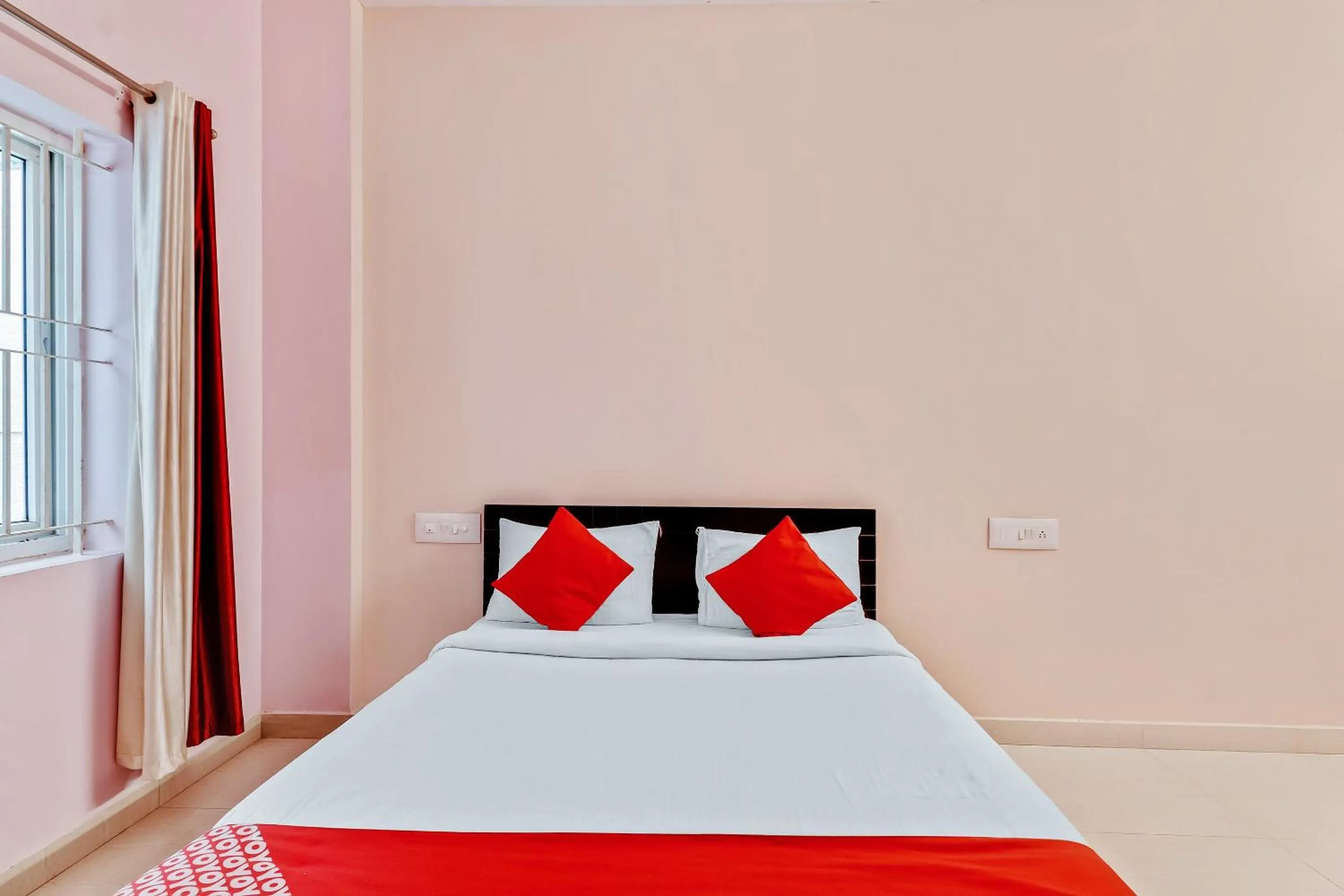 Bedroom, Bed in Hotel O Aaira Inn