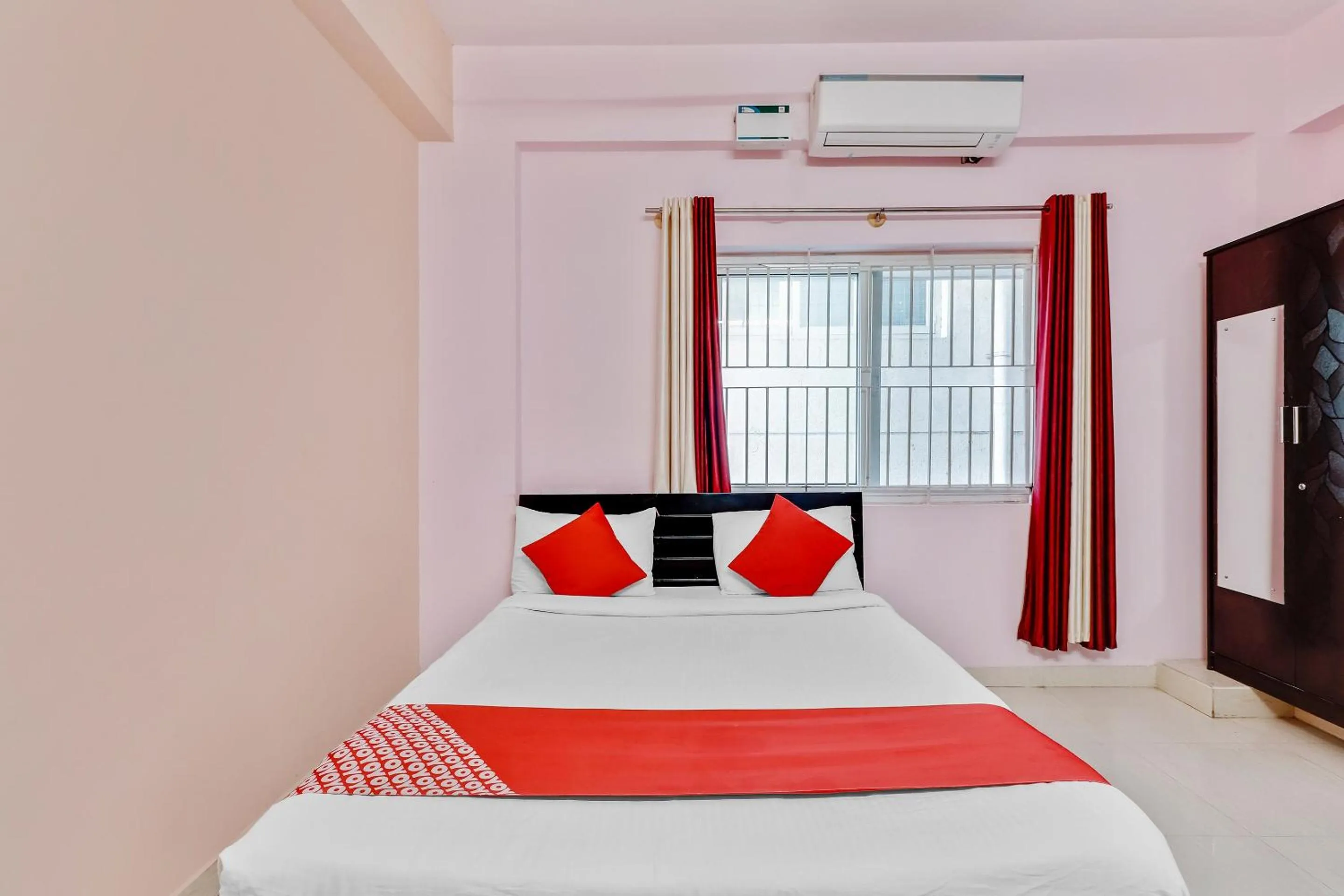 Bedroom, Bed in Hotel O Aaira Inn