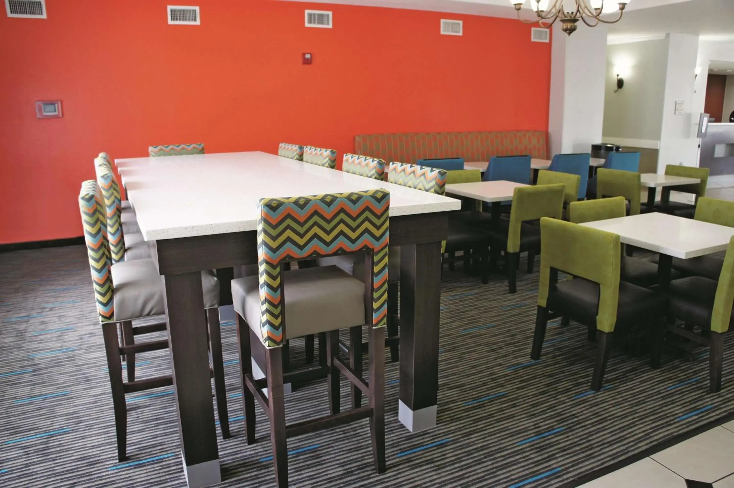 Restaurant/places to eat in La Quinta by Wyndham Orange Restaurant/places to eat in La Quinta by Wyndham Orange