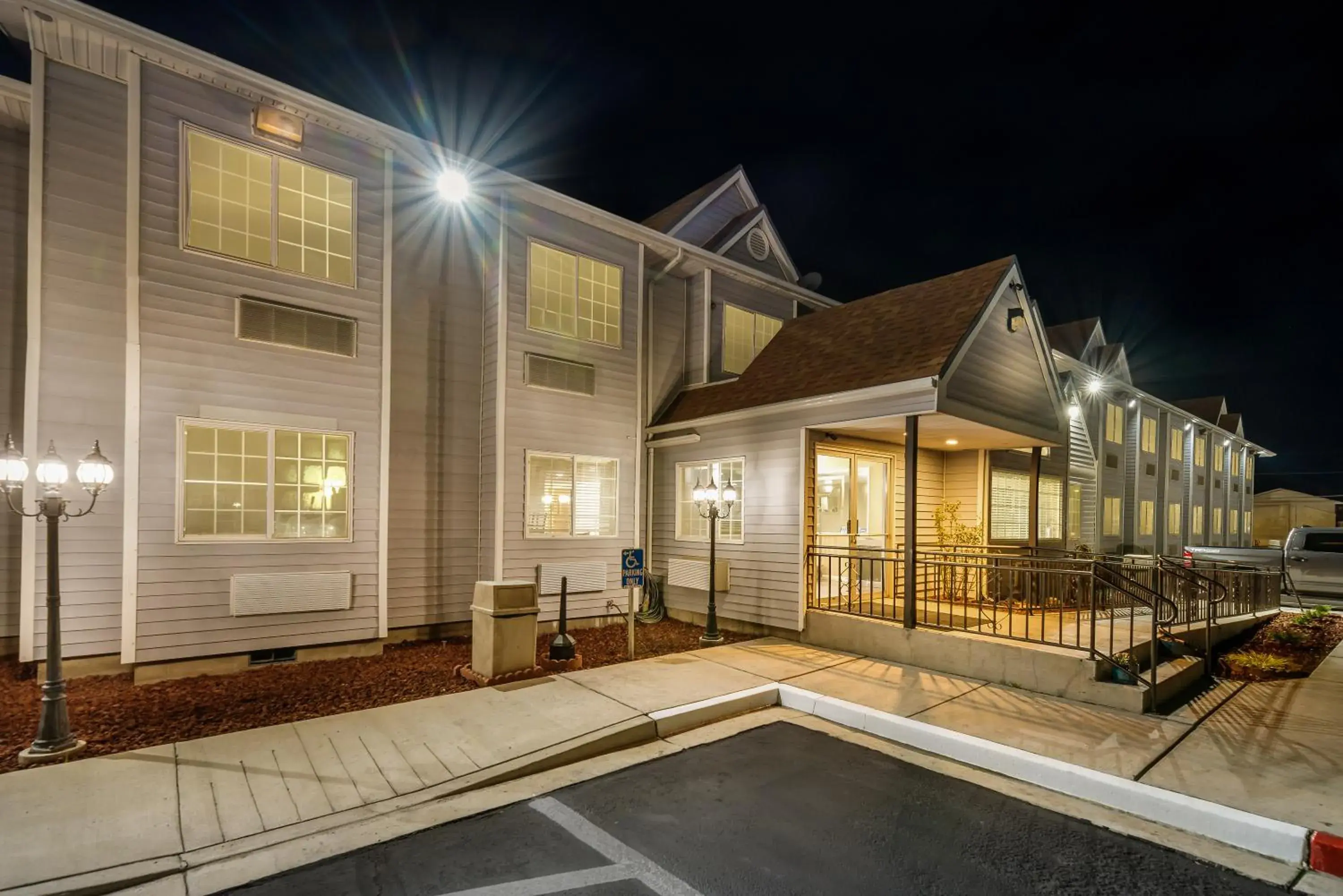 Property building in Quality Inn & Suites near NAS Fallon Property building in Quality Inn & Suites near NAS Fallon