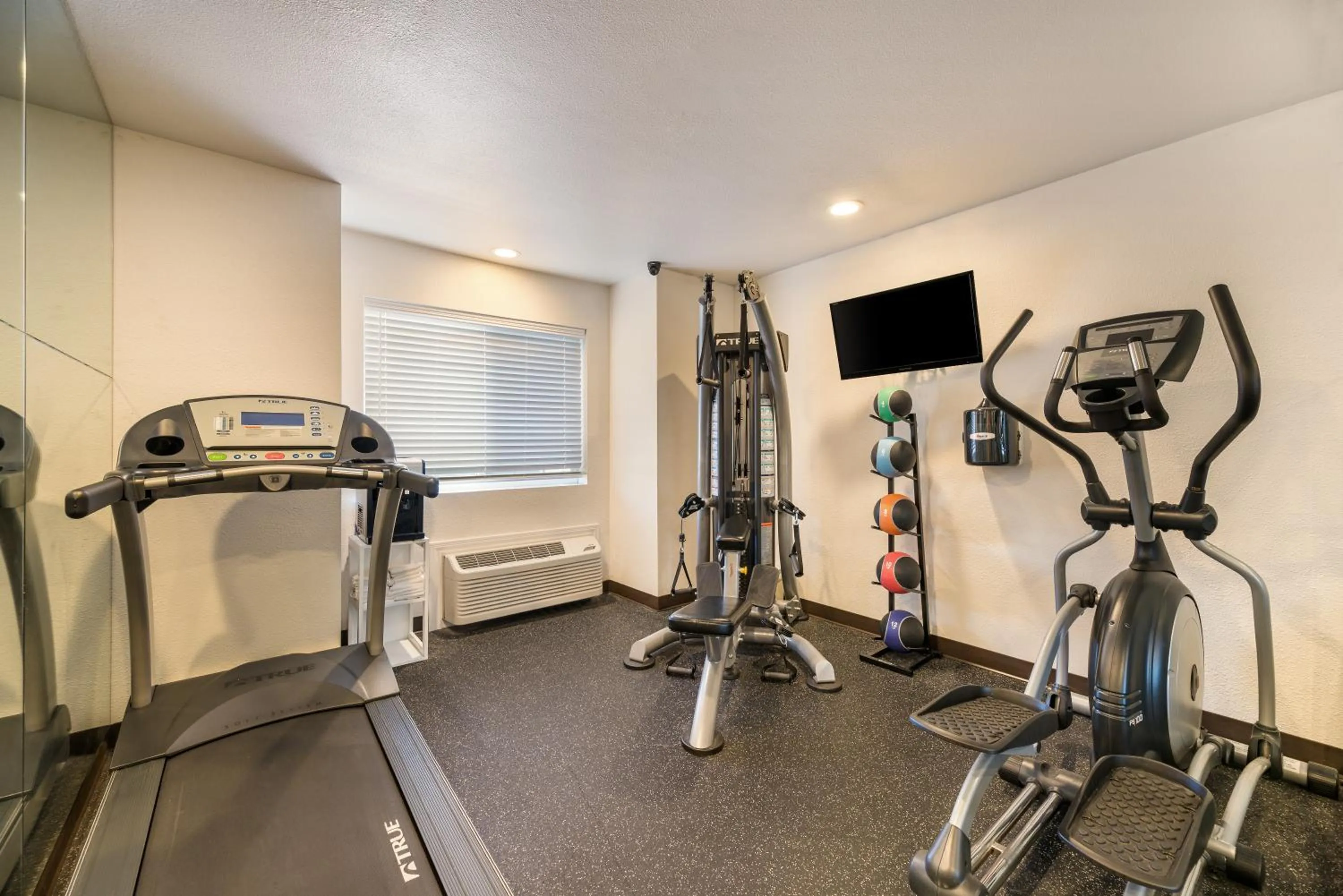 Fitness centre/facilities in Quality Inn & Suites near NAS Fallon