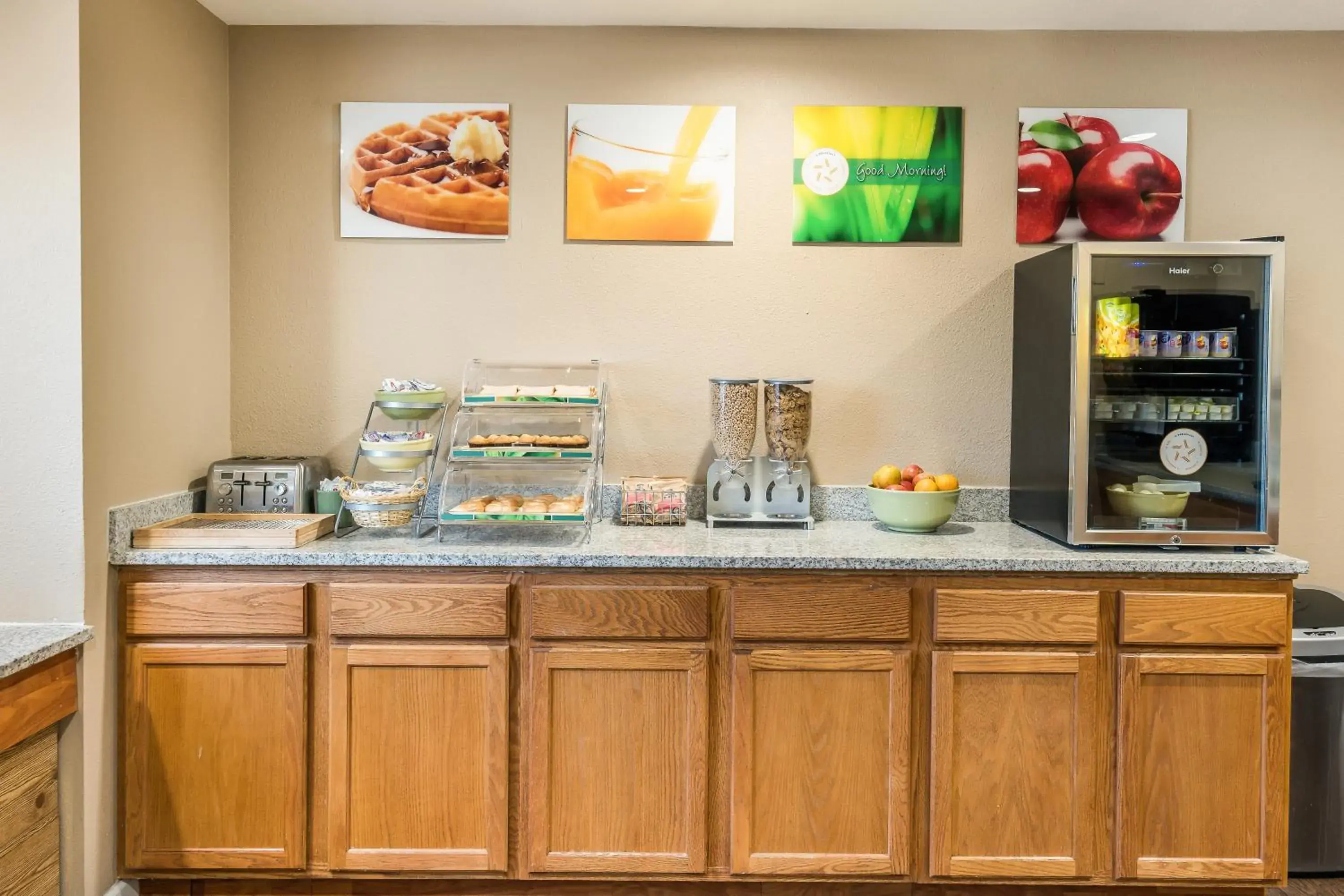 Breakfast in Quality Inn & Suites near NAS Fallon Breakfast in Quality Inn & Suites near NAS Fallon