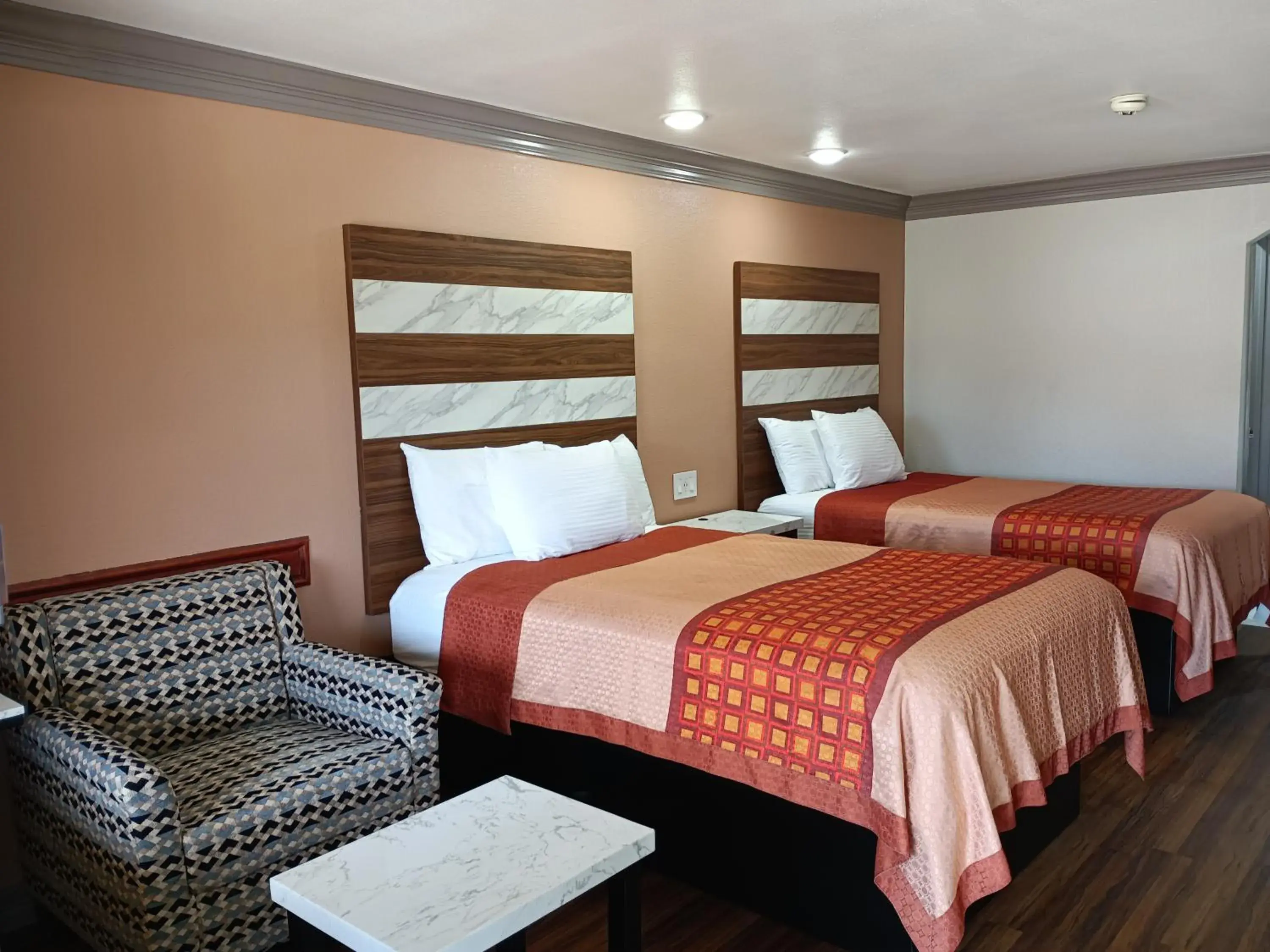 Bed in Americas Best Value Inn & Suites-Alvin/Houston Bed in Americas Best Value Inn & Suites-Alvin/Houston