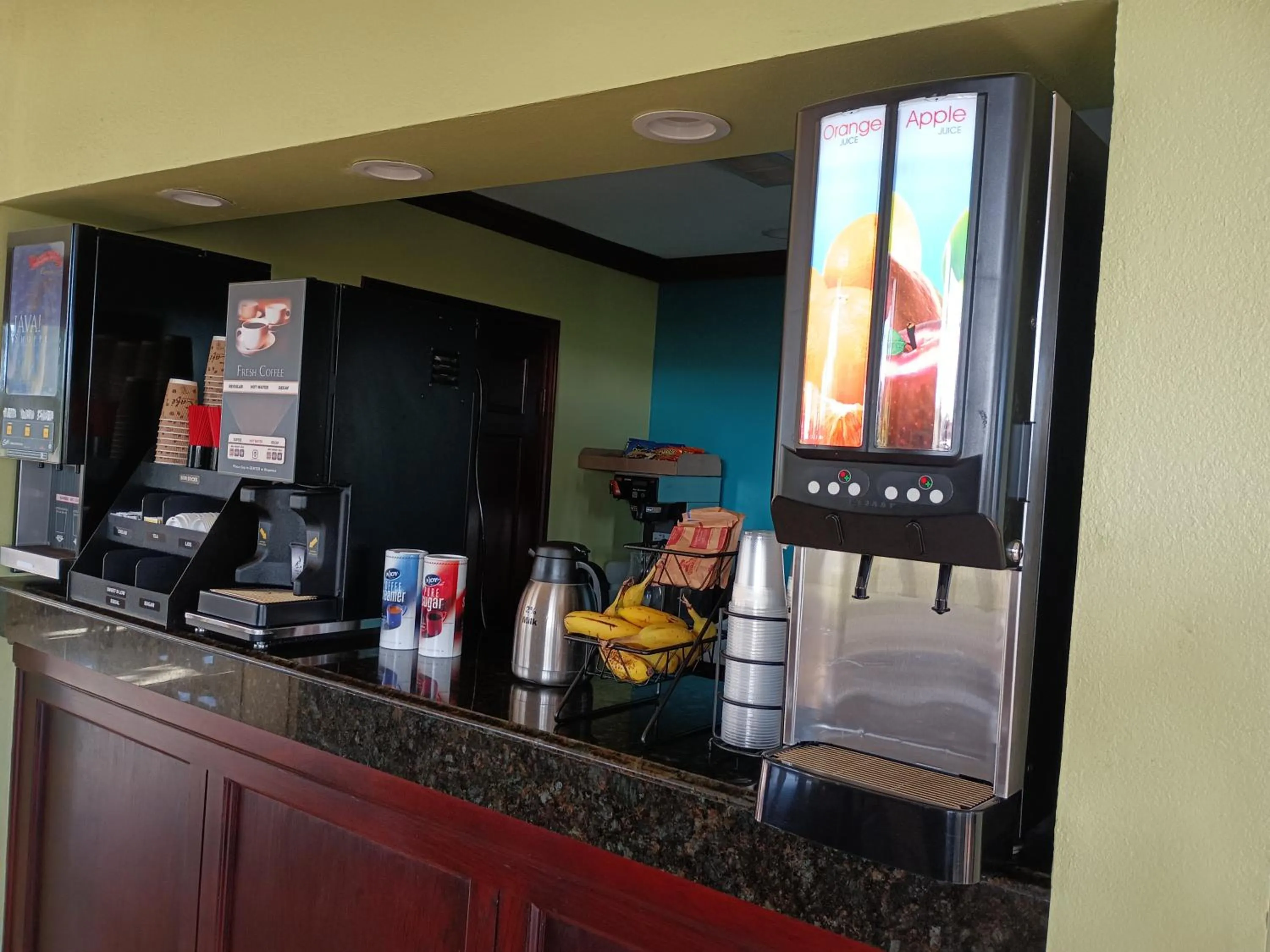 Continental breakfast in Americas Best Value Inn & Suites-Alvin/Houston