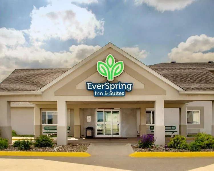 Property building in EverSpring Inn & Suites
