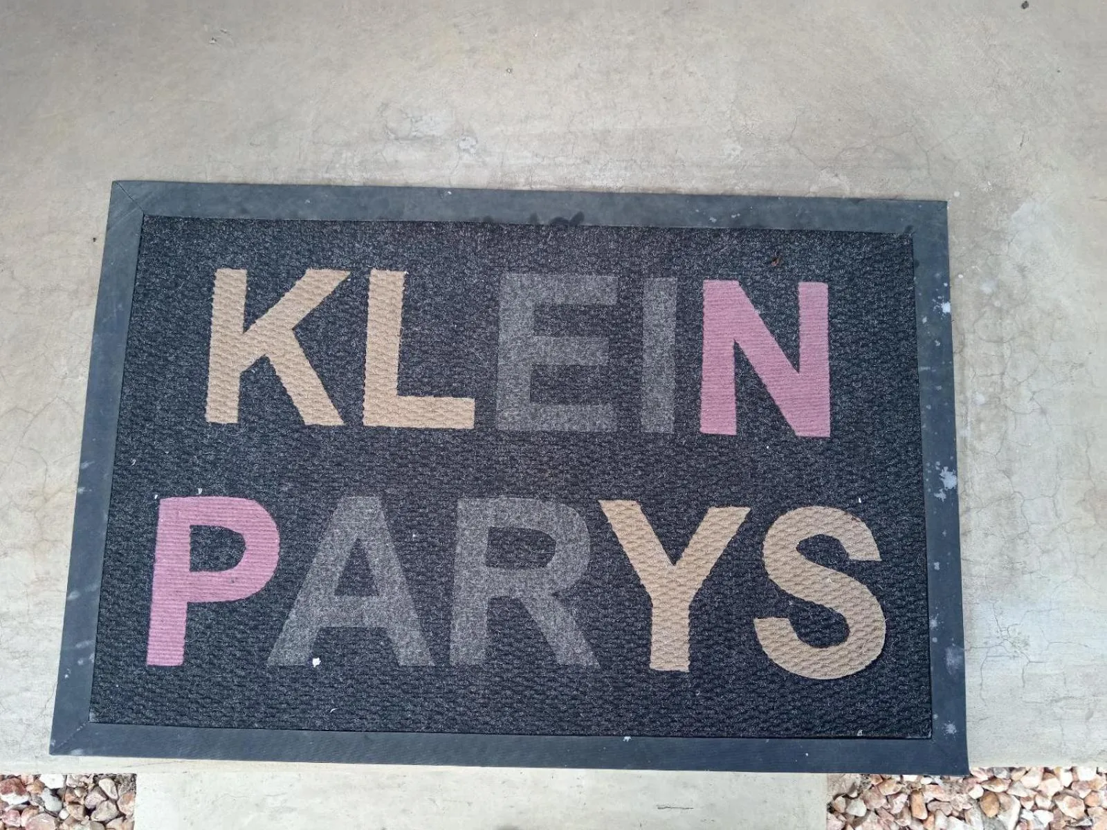 Property building in Klein Parys