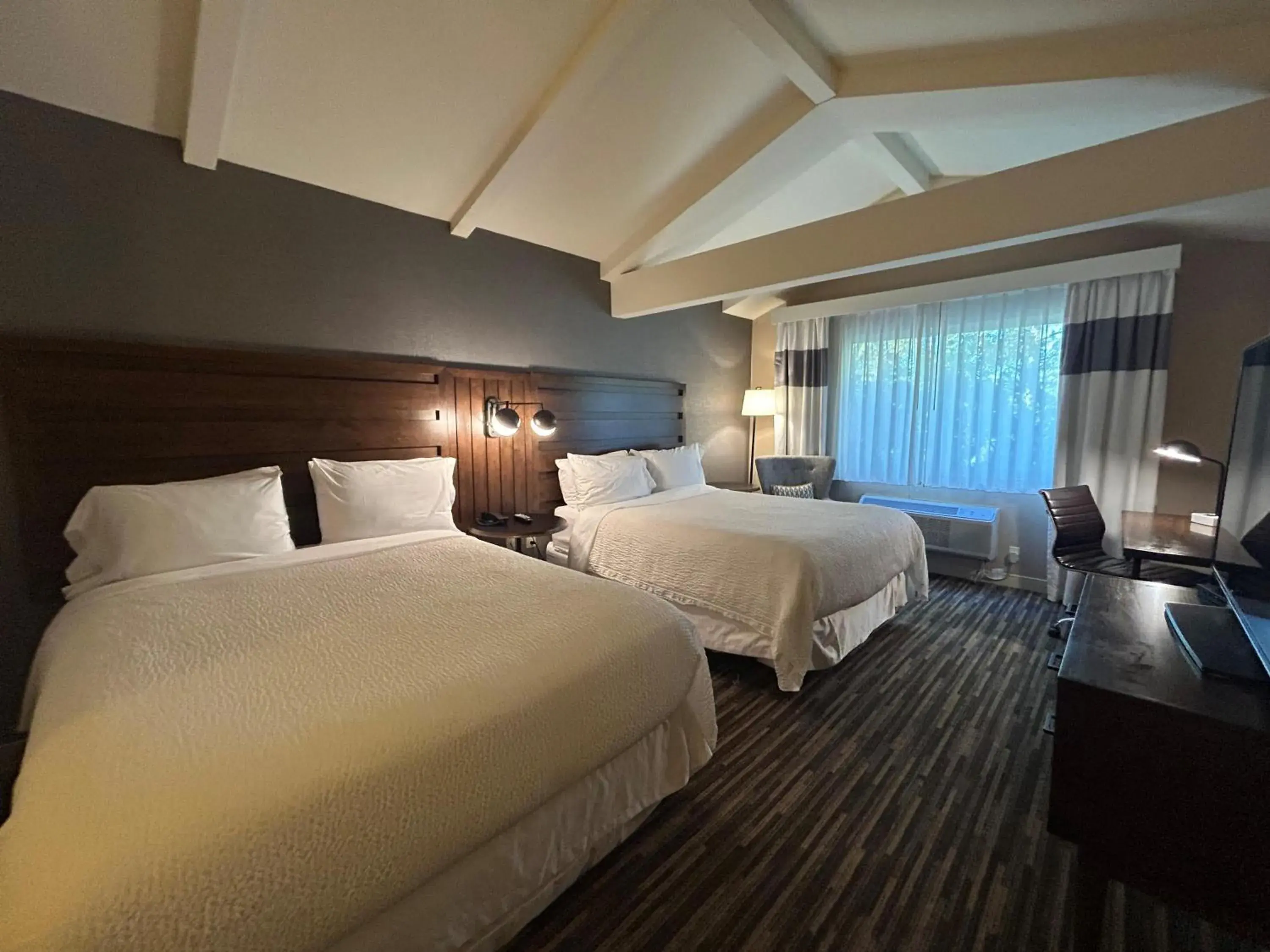 Bedroom, Bed in Best Western Premier Plainview-Long Island Hotel Bedroom, Bed in Best Western Premier Plainview-Long Island Hotel