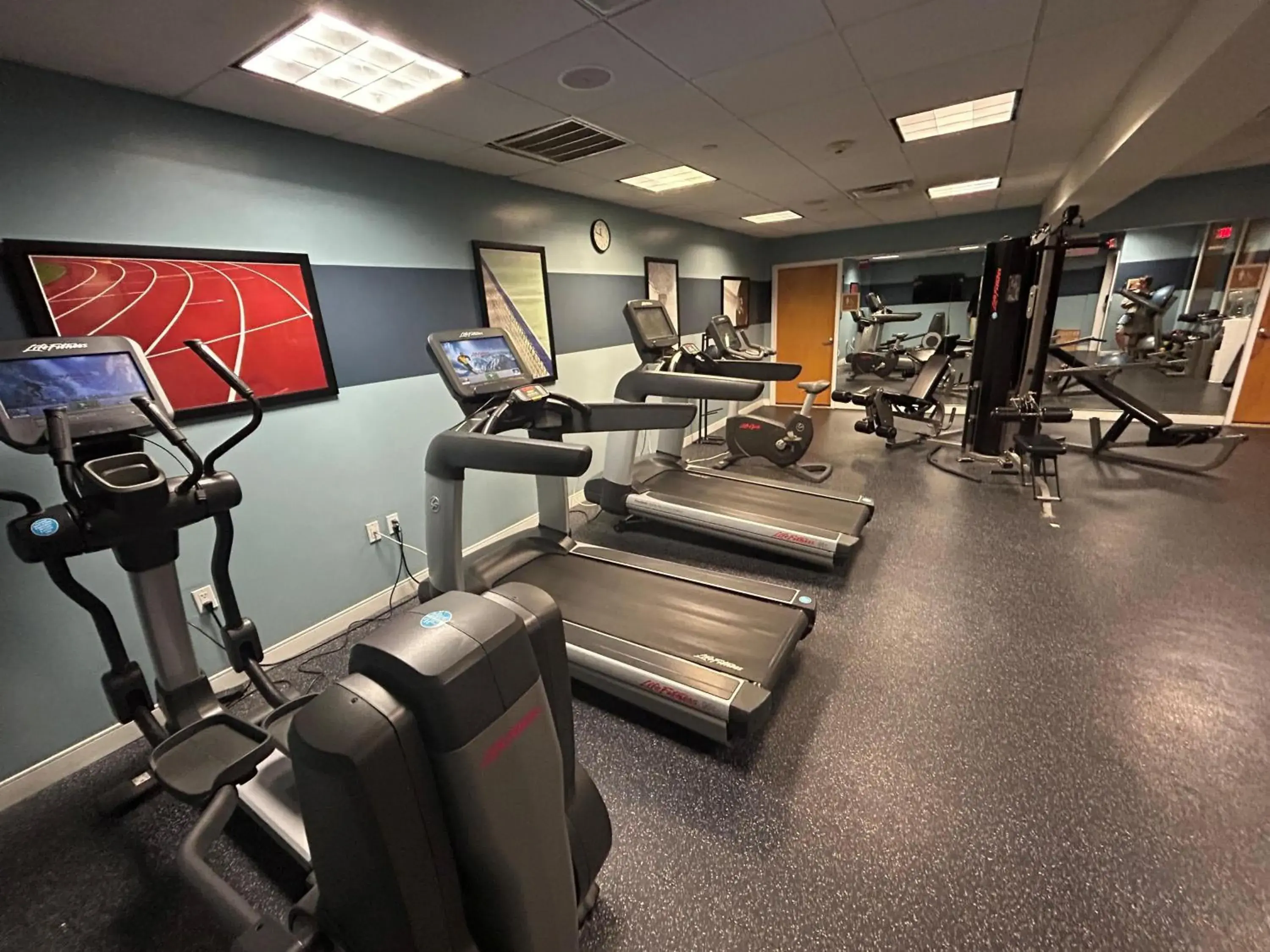 Fitness centre/facilities in Best Western Premier Plainview-Long Island Hotel Fitness centre/facilities in Best Western Premier Plainview-Long Island Hotel