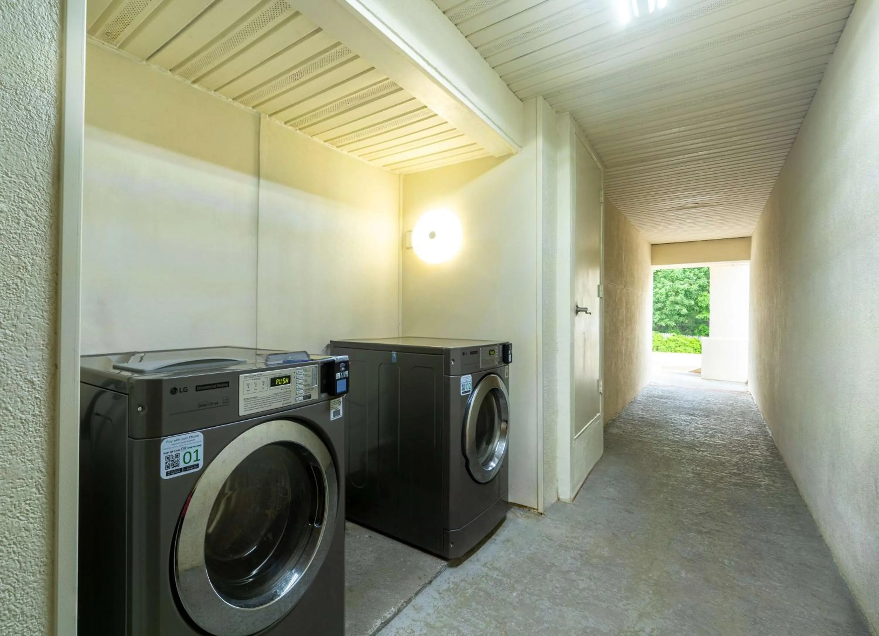 Property building in Motel 6-Livingston, TX