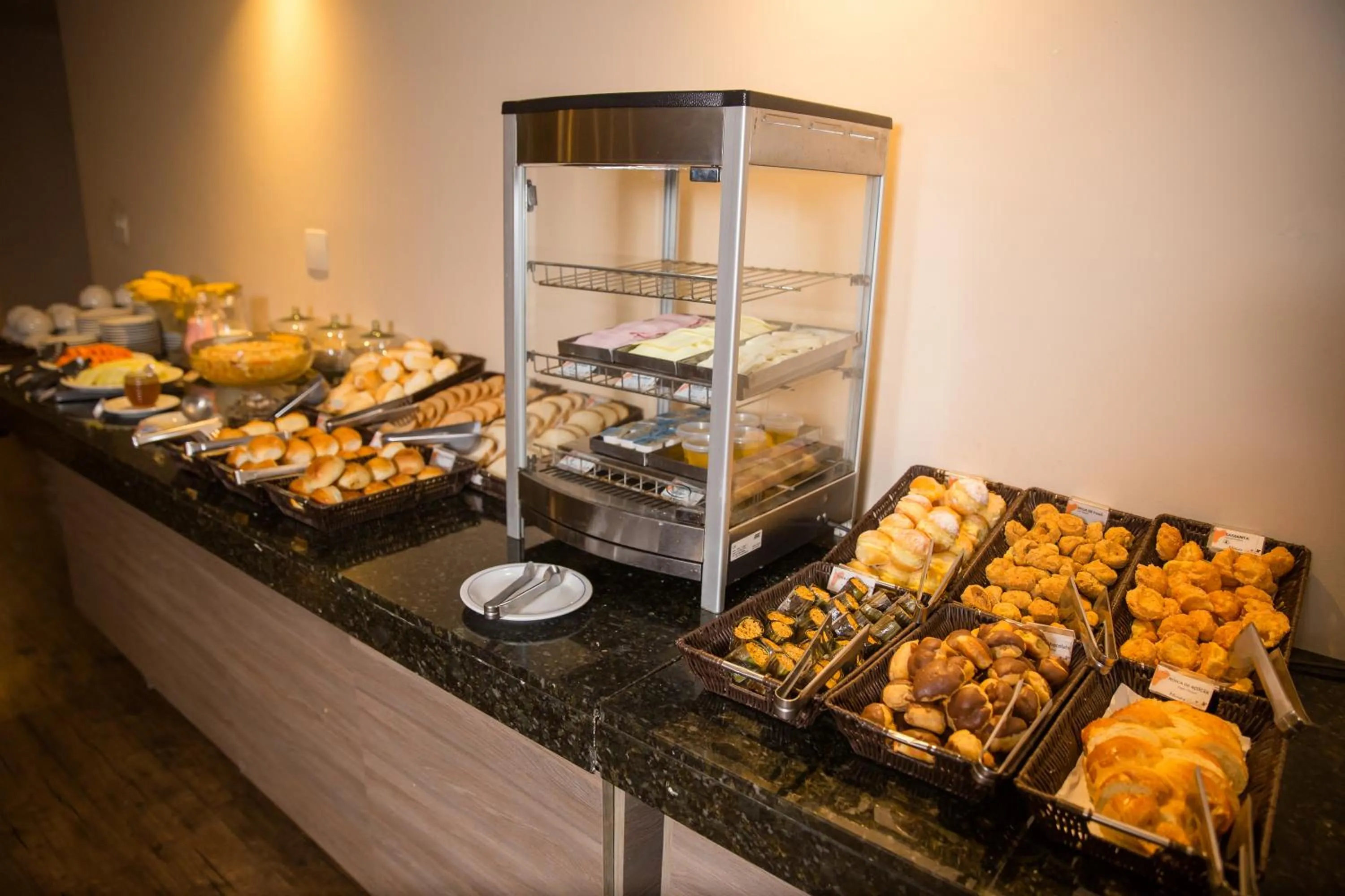 Buffet breakfast in Minas Garden Hotel