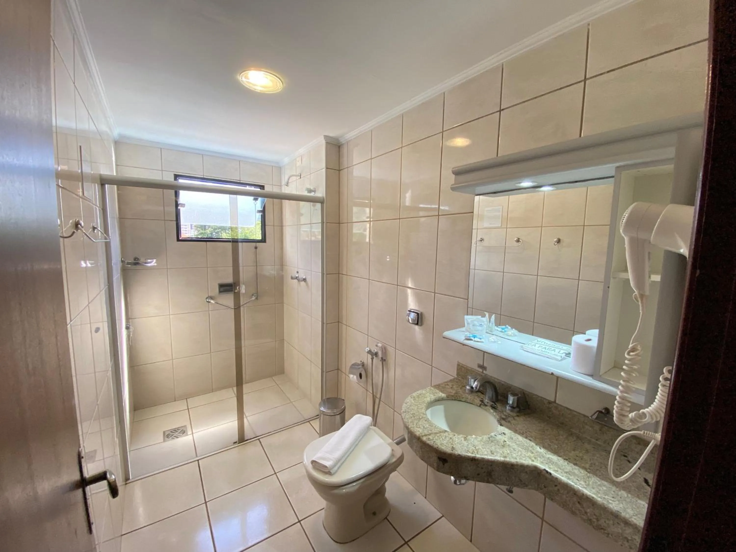 Toilet in Minas Garden Hotel