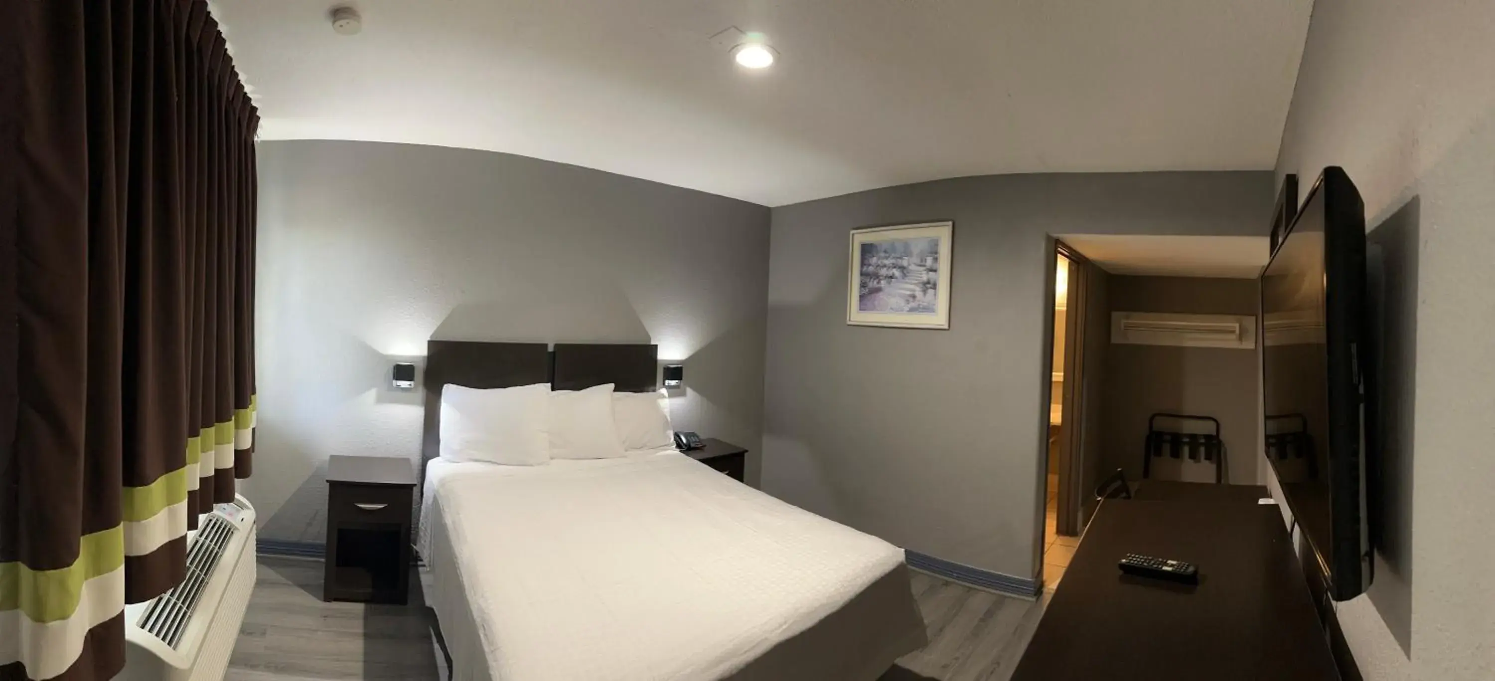 Photo of the whole room, Bed in Americas Best Value Inn and Suites Groves Photo of the whole room, Bed in Americas Best Value Inn and Suites Groves