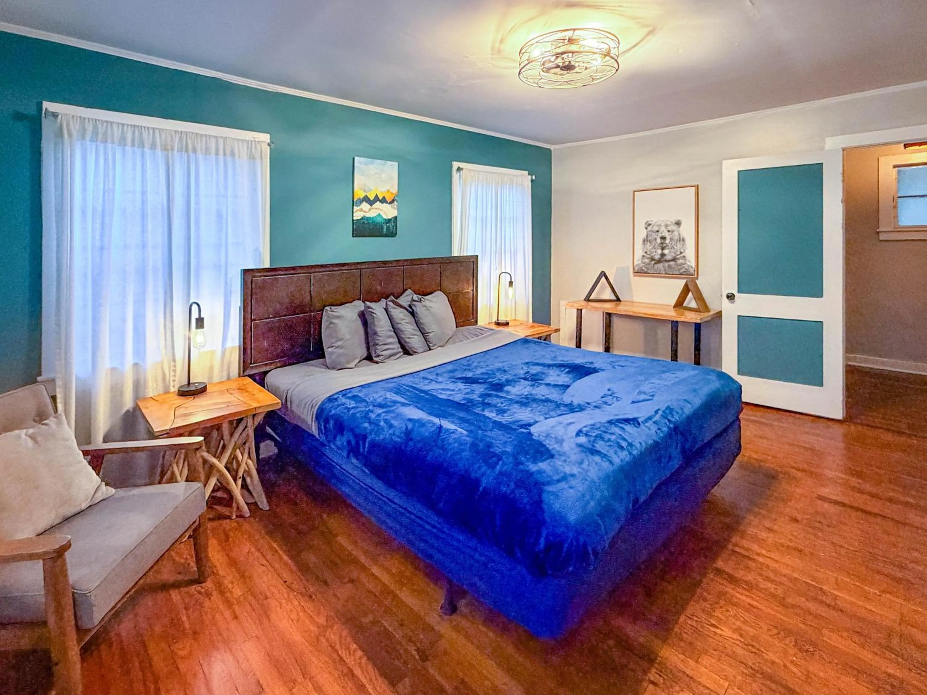 Bed in The Wanderoo Lodge