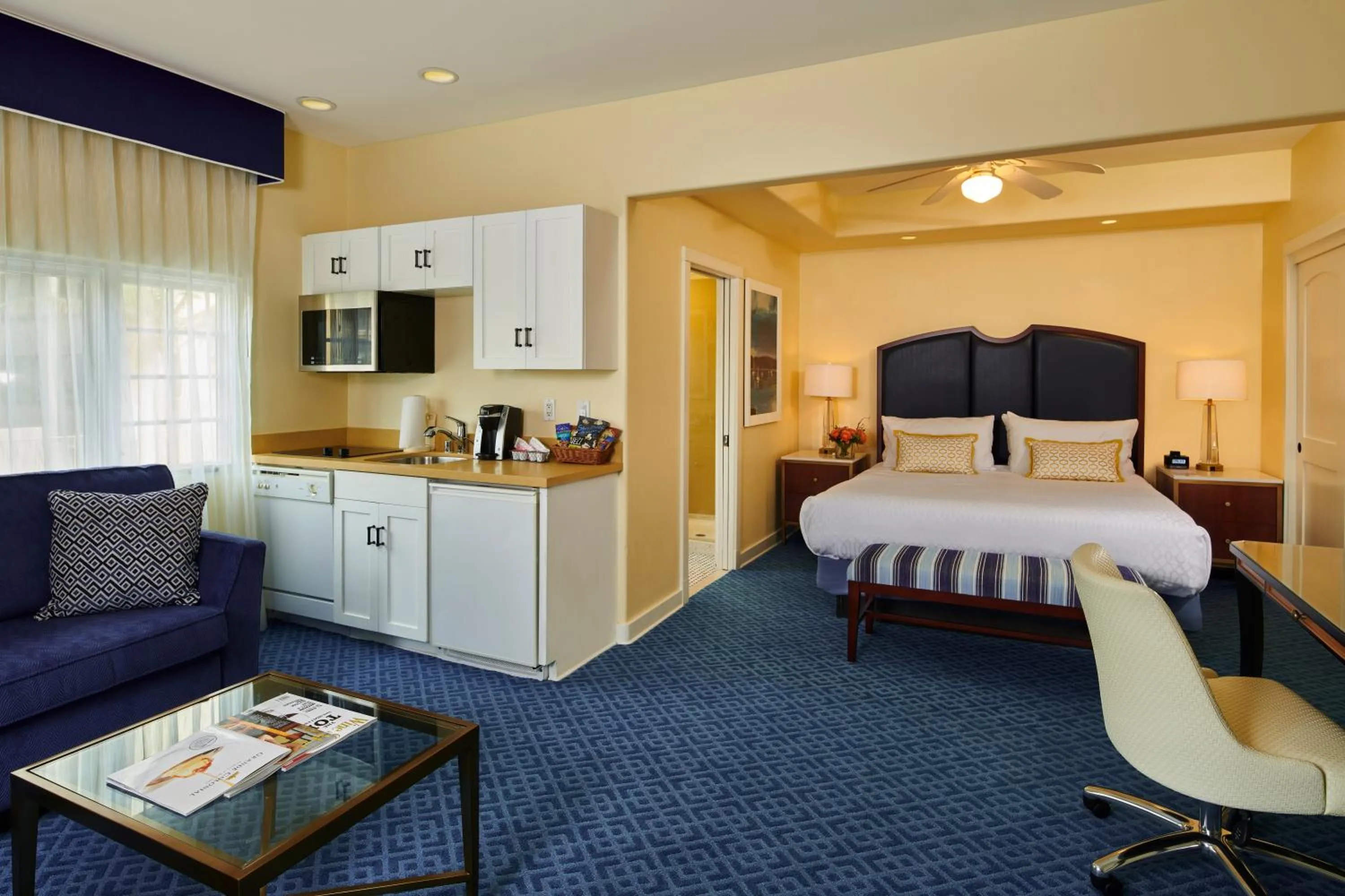 Bed in Grande Colonial La Jolla