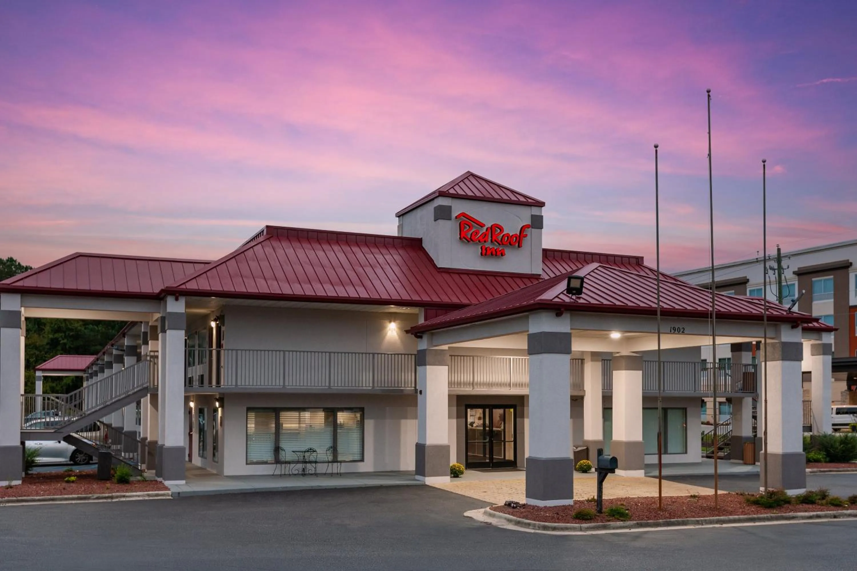 Property building in Red Roof Inn Fayetteville I-95