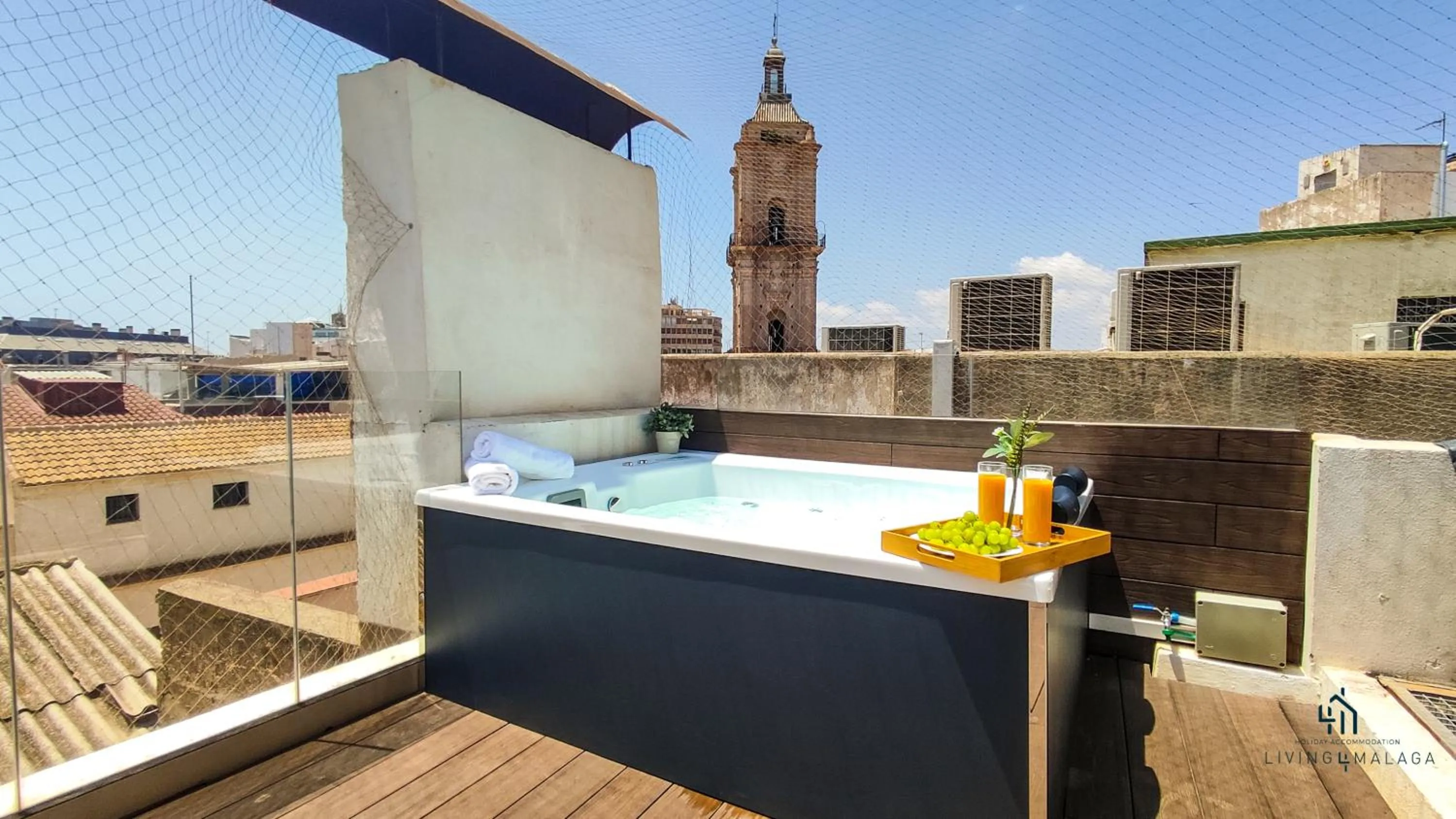 Hot Tub in Living4Malaga Skyline Apartments