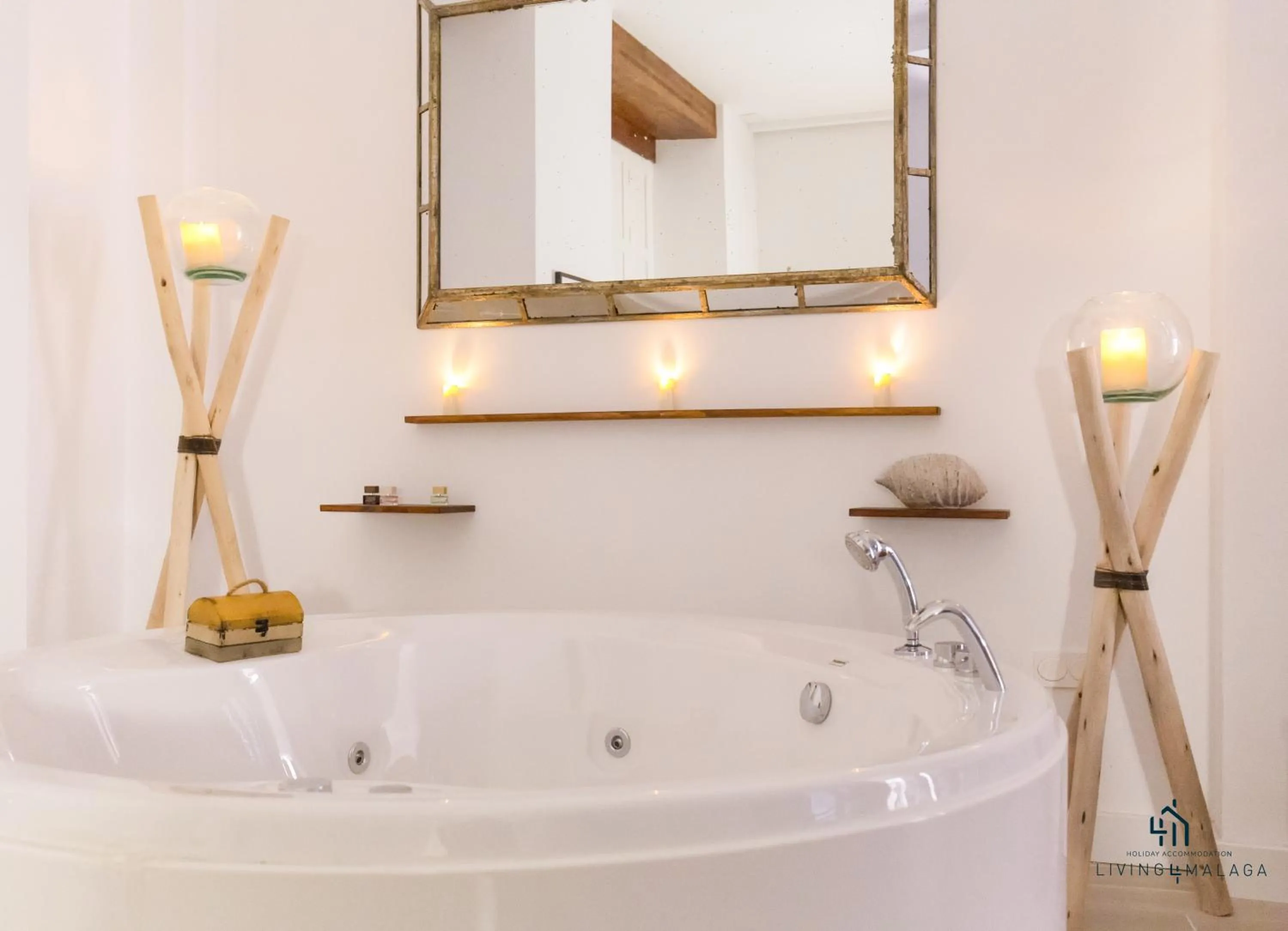 Hot Tub in Living4Malaga Skyline Apartments