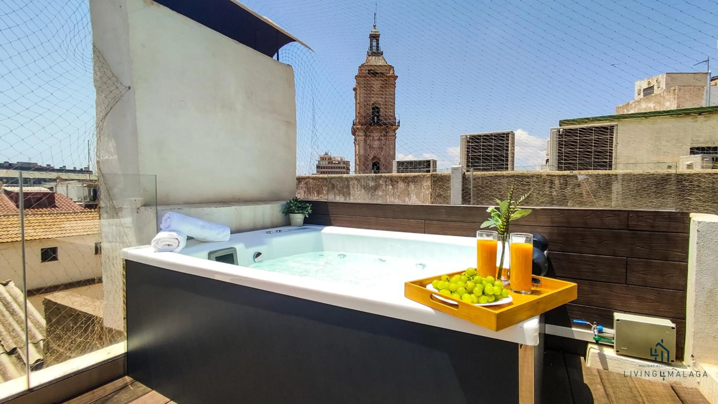 Hot Tub in Living4Malaga Skyline Apartments