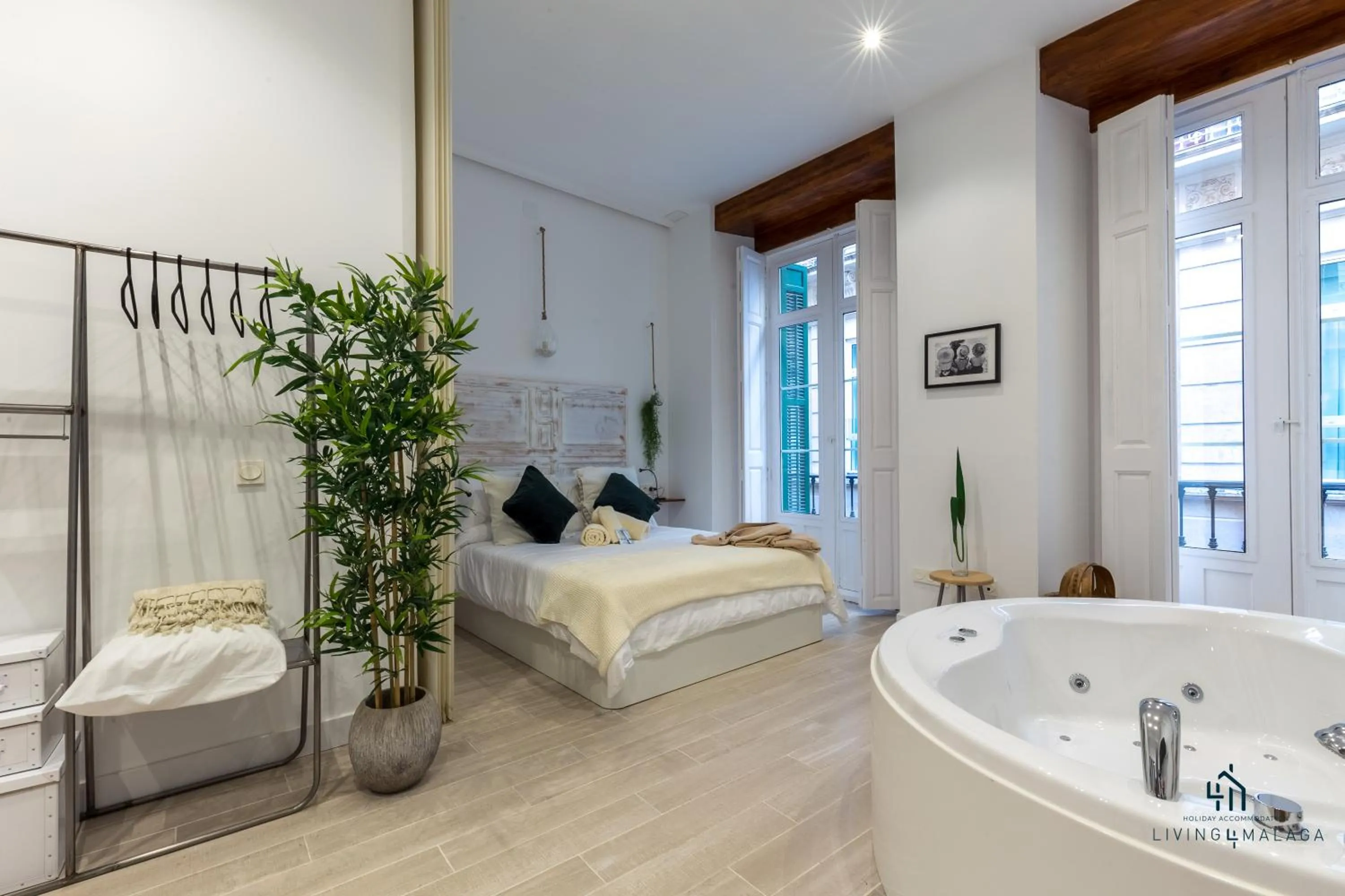 Bed in Living4Malaga Skyline Apartments