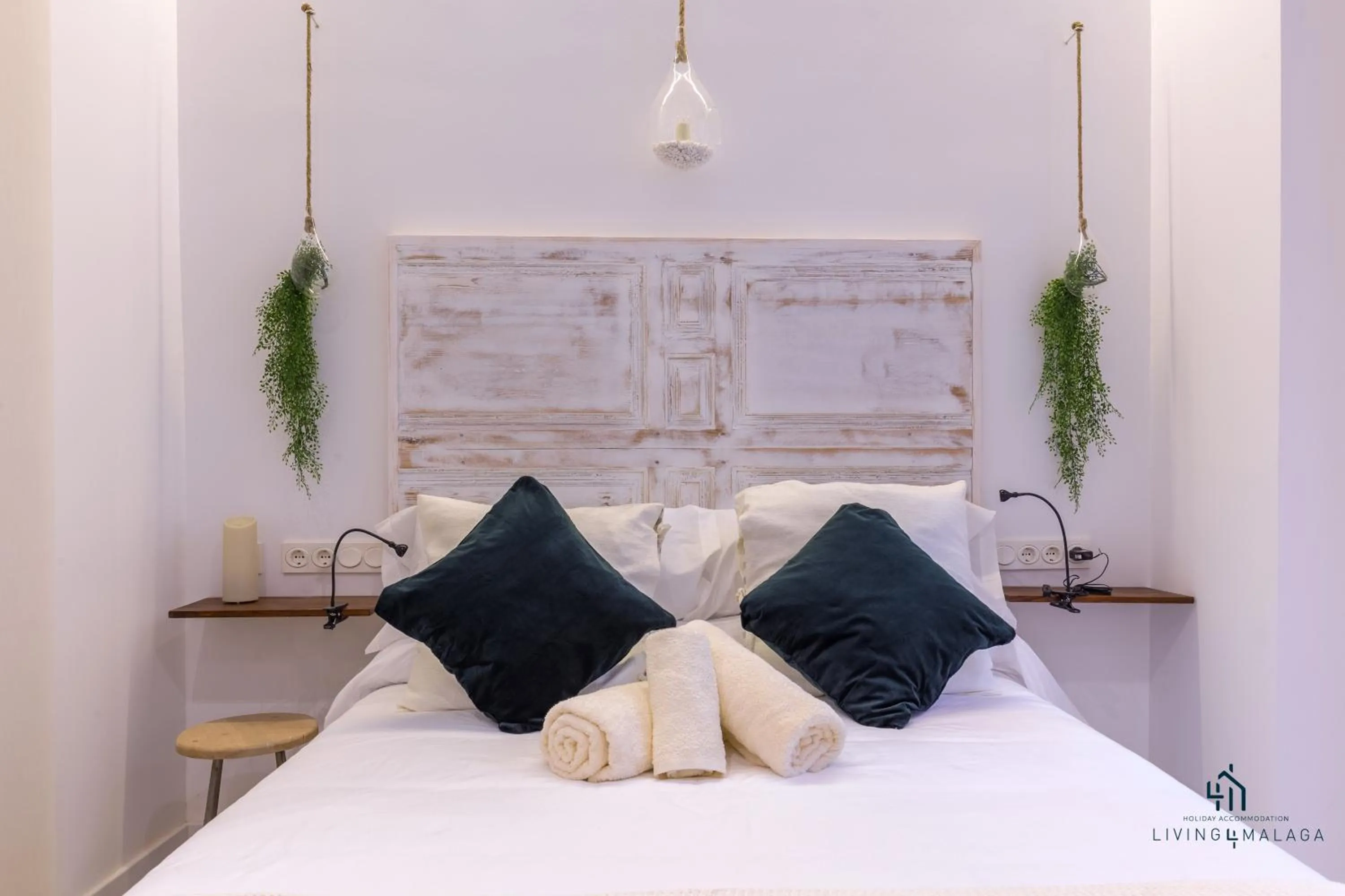 Bed in Living4Malaga Skyline Apartments