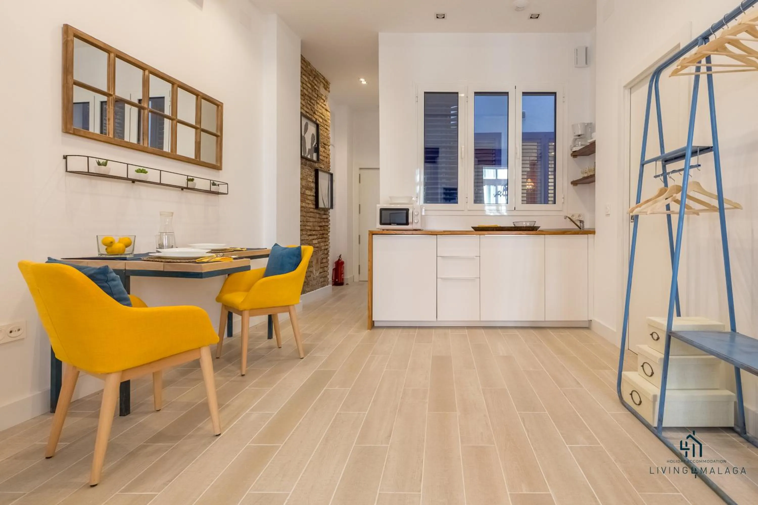 Kitchen or kitchenette in Living4Malaga Skyline Apartments