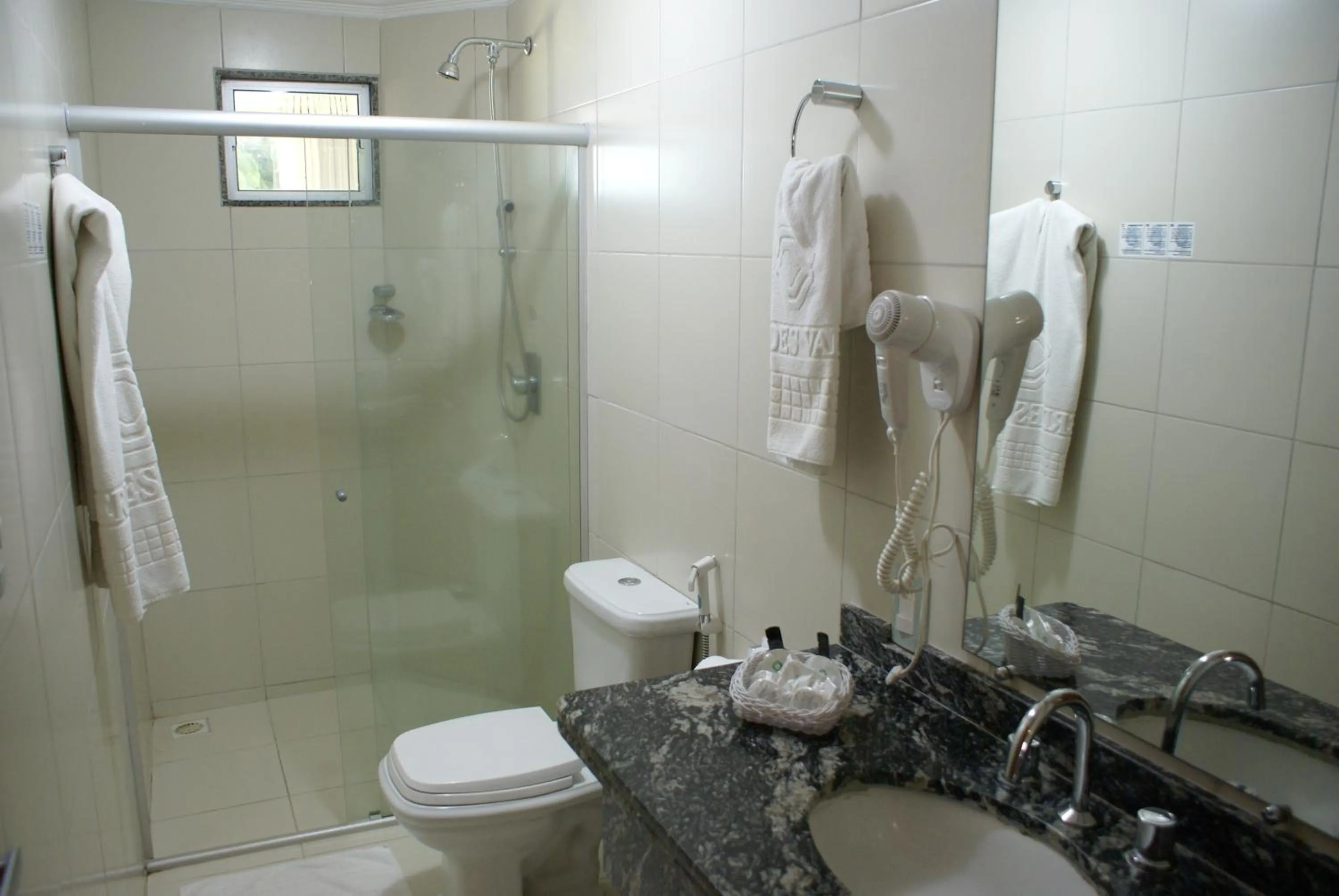 Shower in Verdes Vales Lazer Hotel