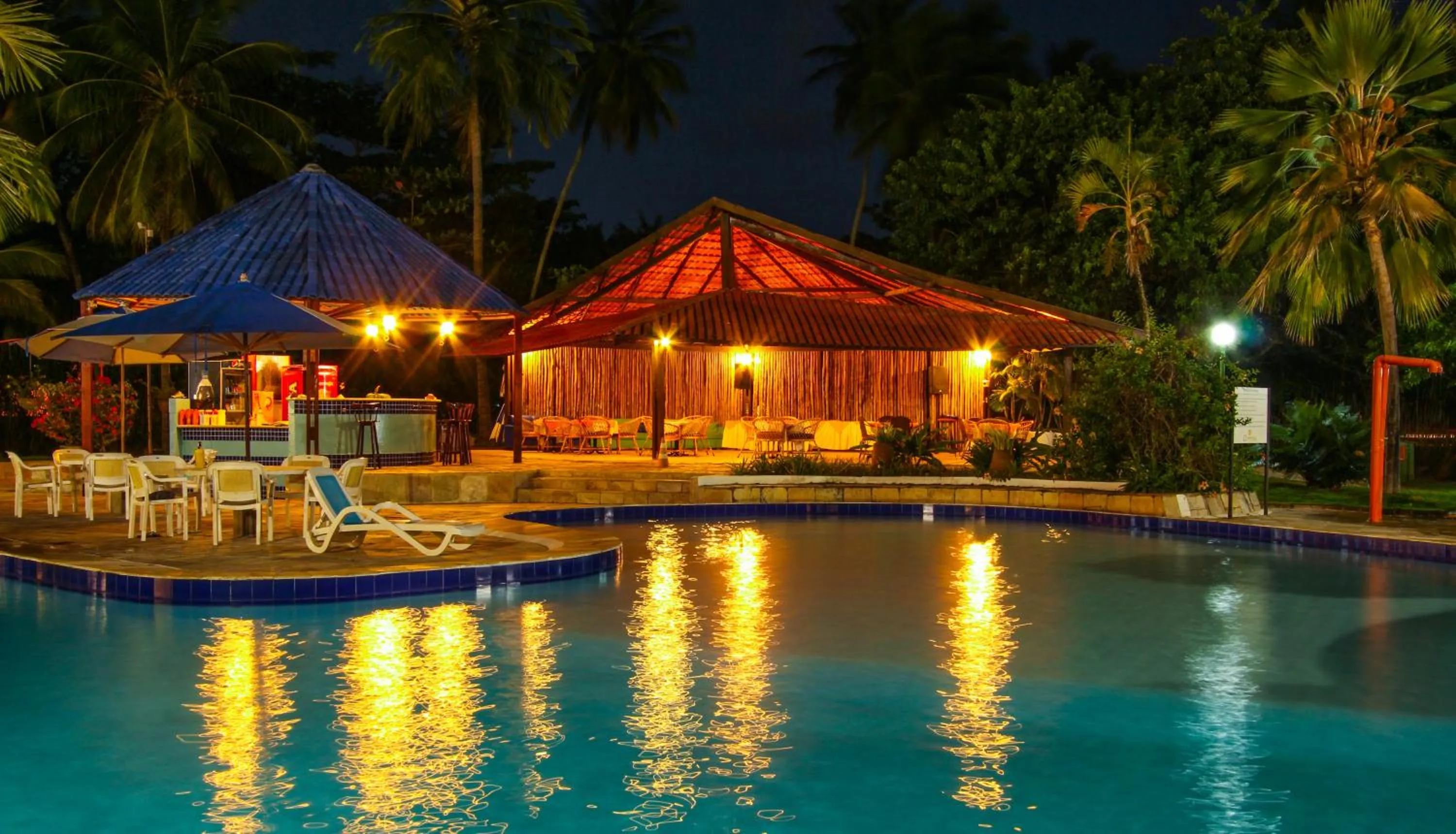 Swimming pool in Orange Praia Hotel