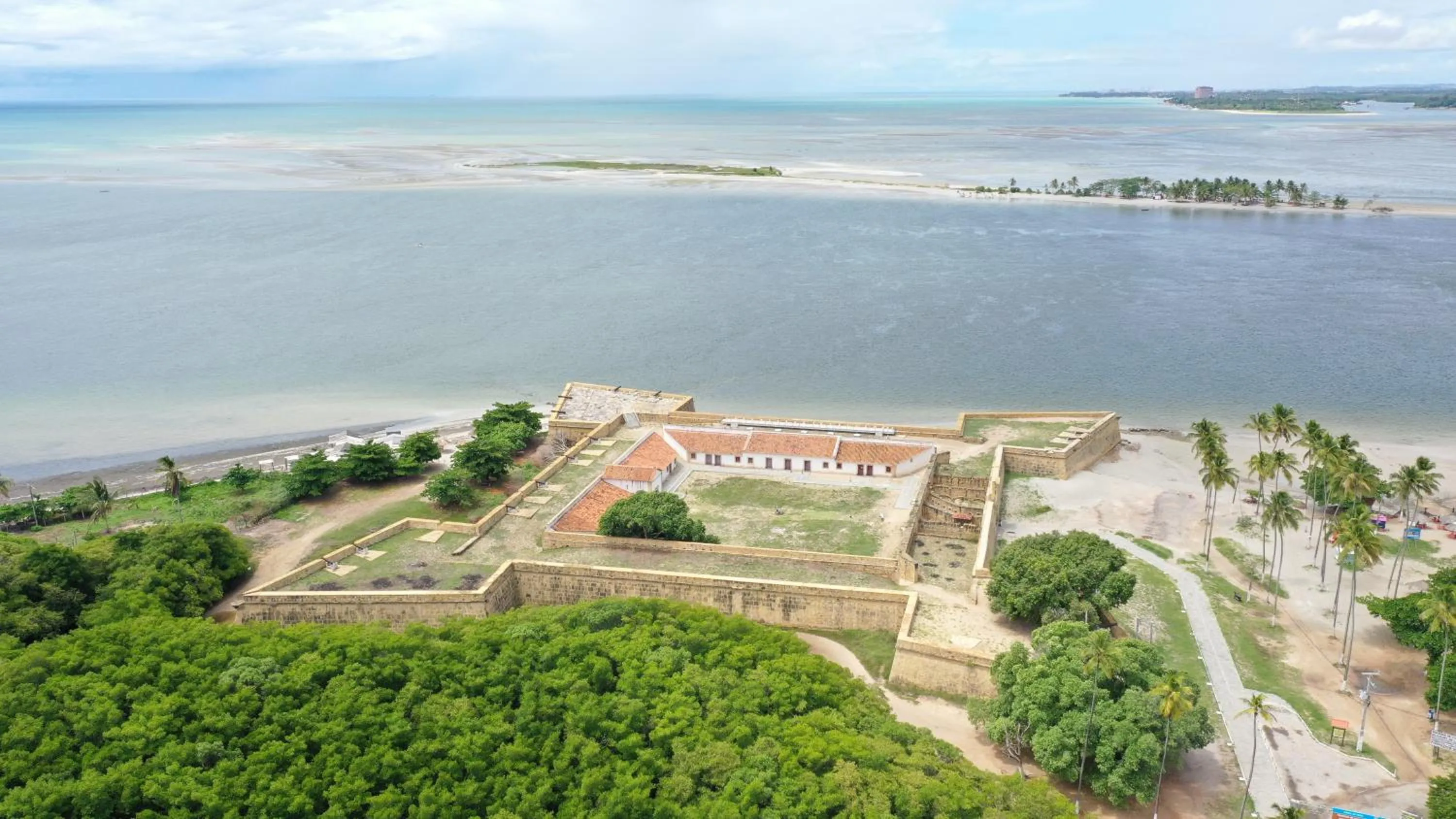 Nearby landmark in Orange Praia Hotel