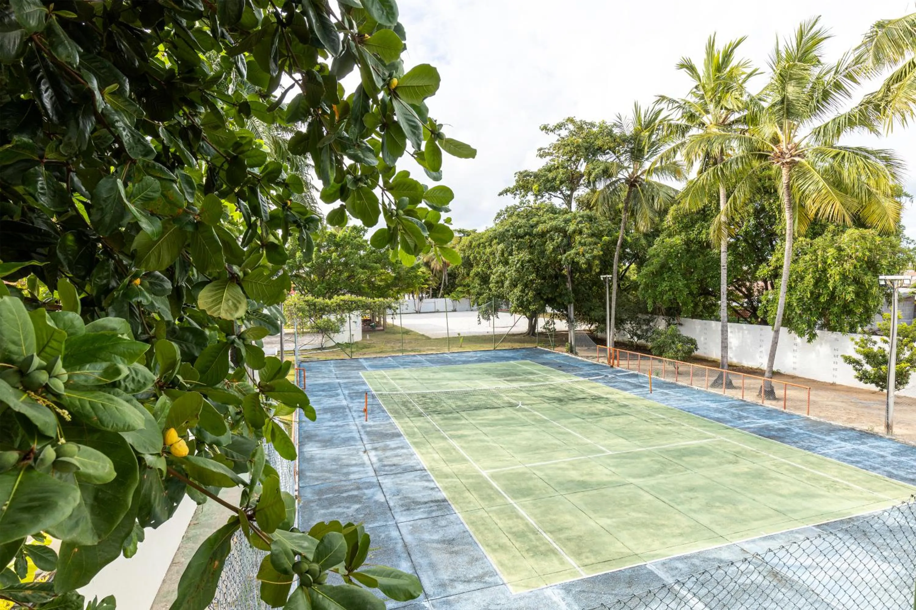 Tennis court in Orange Praia Hotel