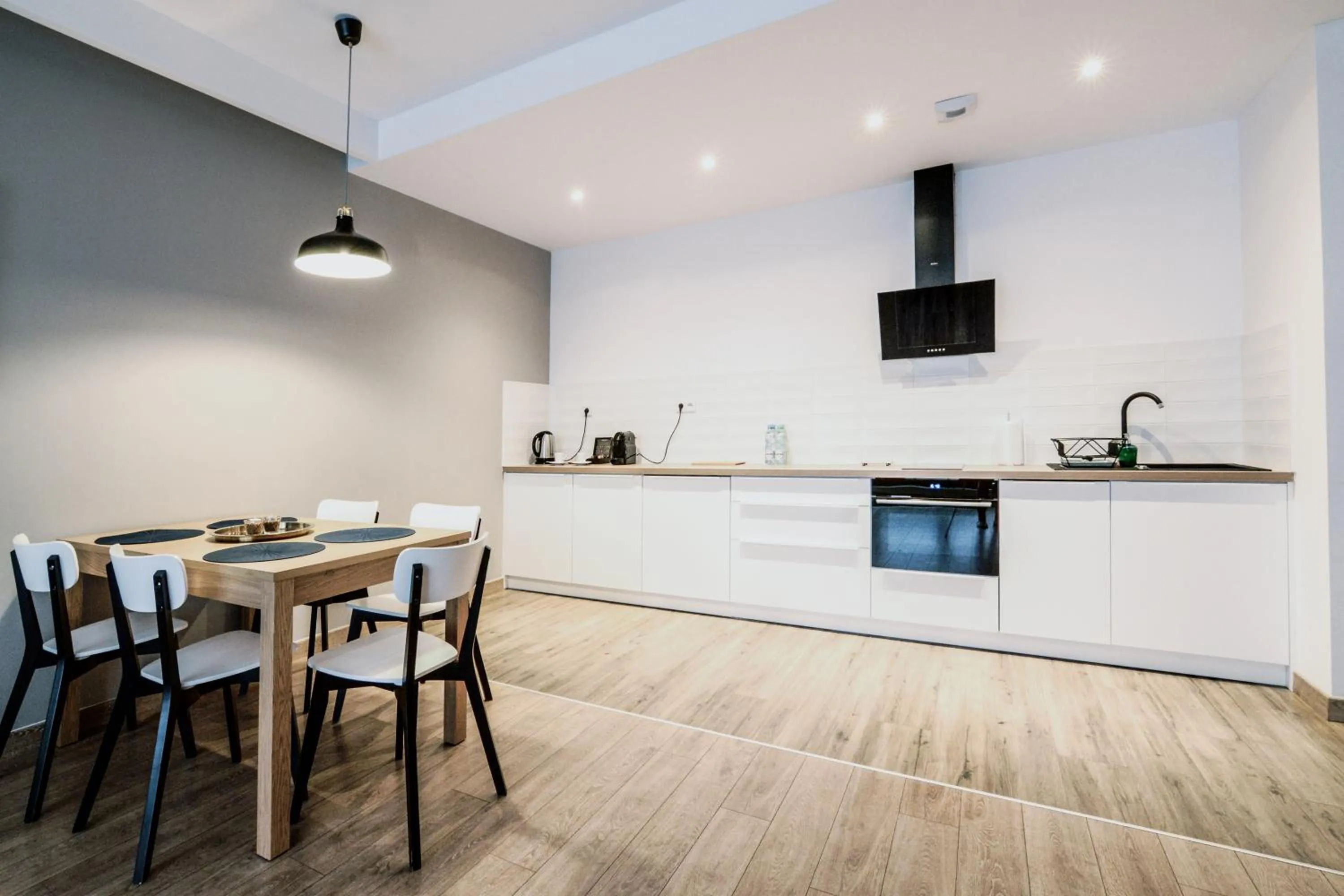 Coffee/tea facilities in Browar Lubicz Residence