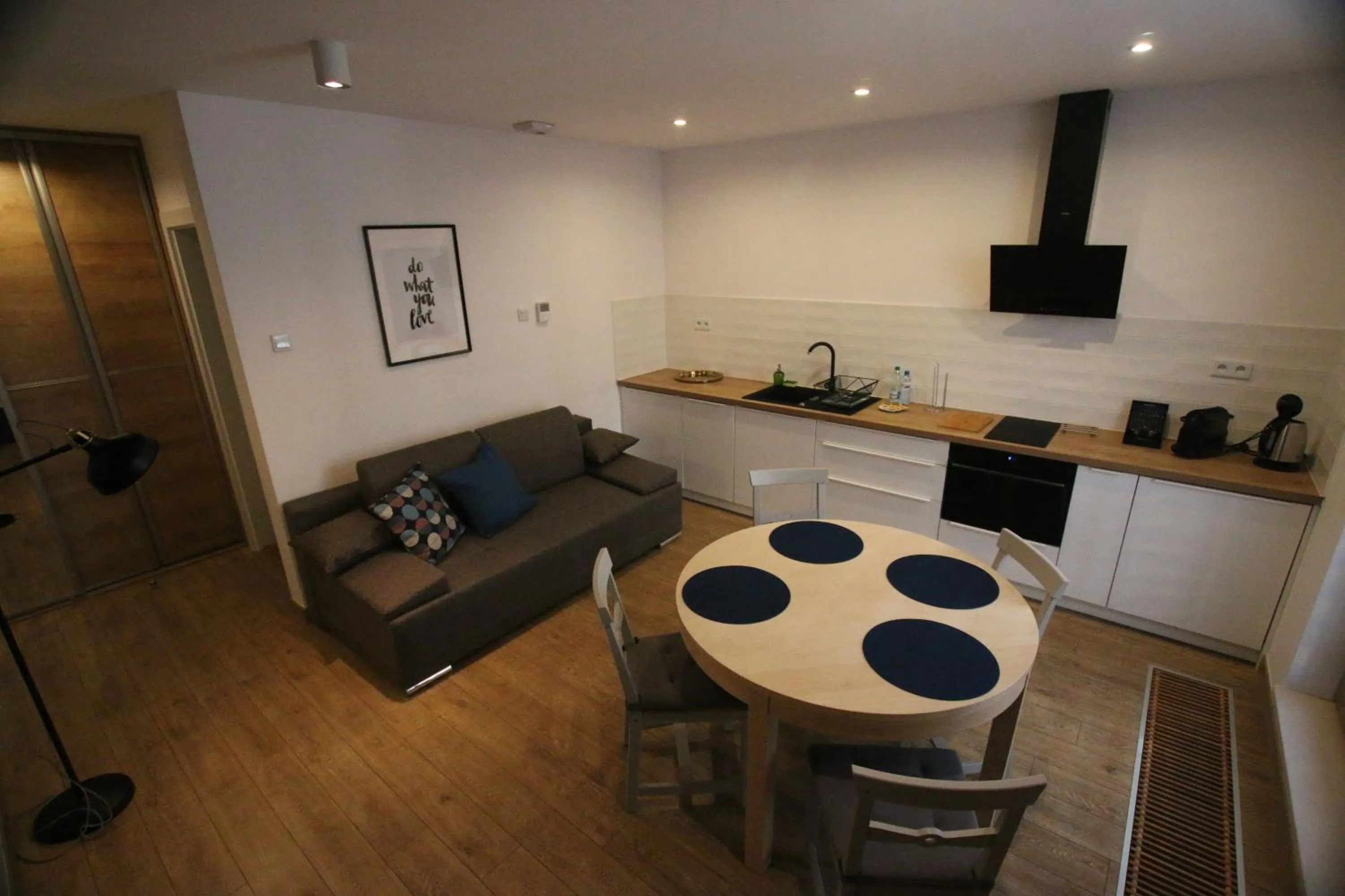 Coffee/tea facilities in Browar Lubicz Residence