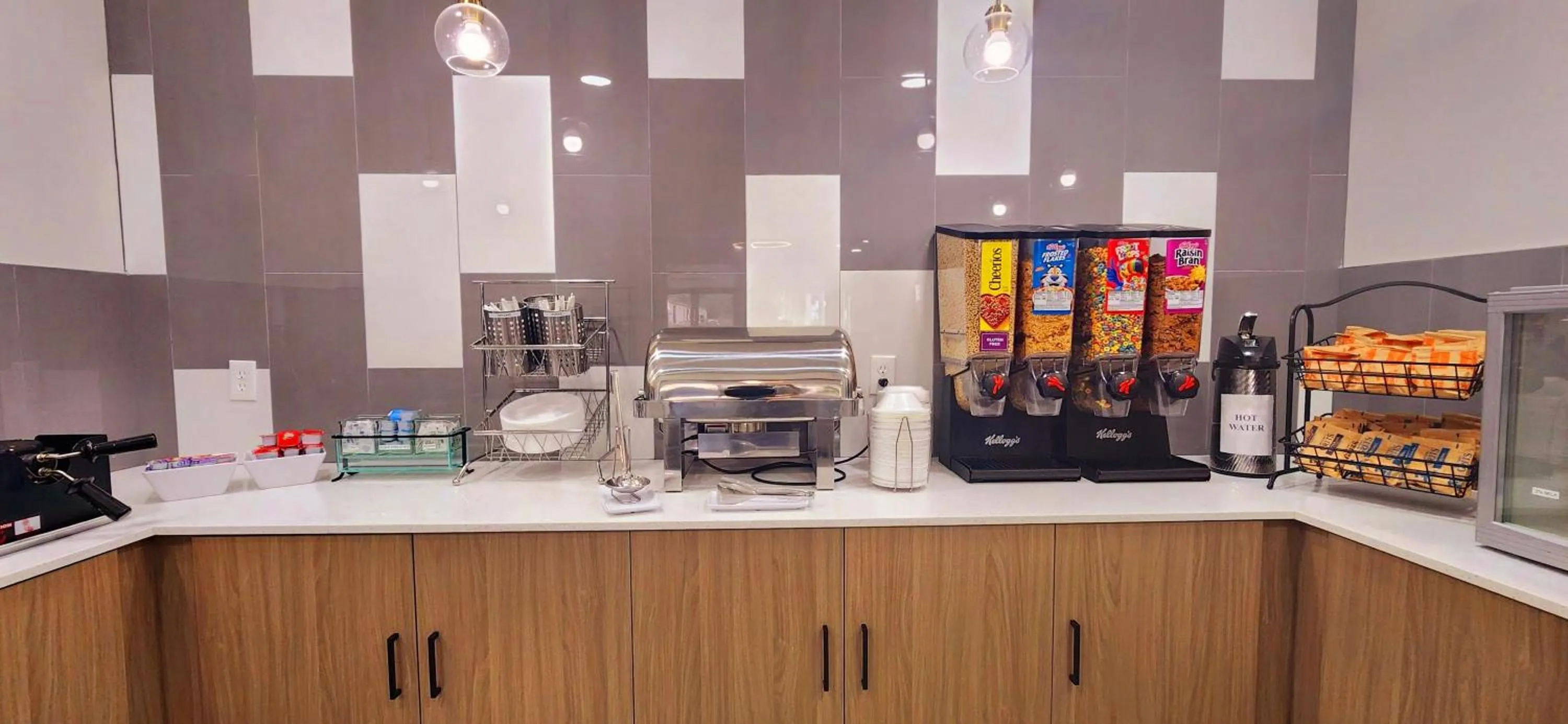 Food in Americas Best Value Inn & Suites-Foley