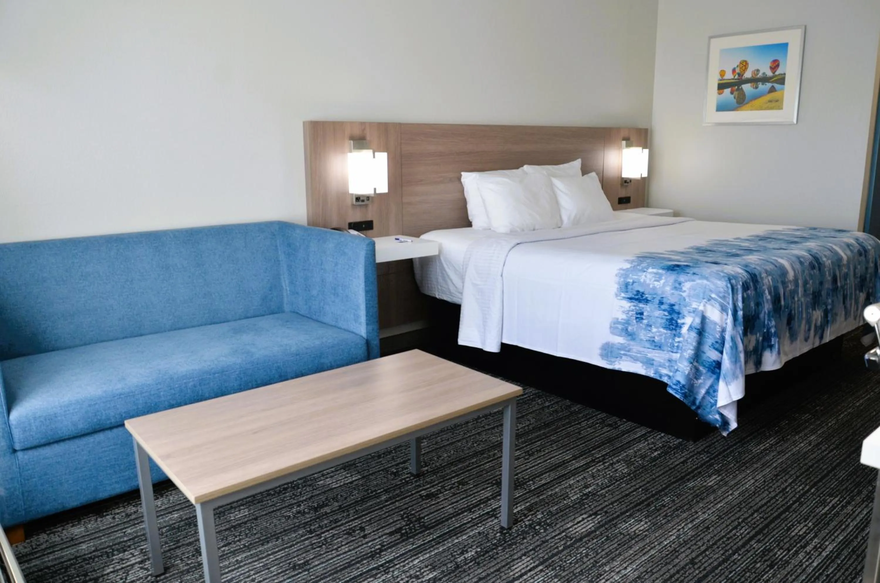 Bed in Americas Best Value Inn & Suites-Foley