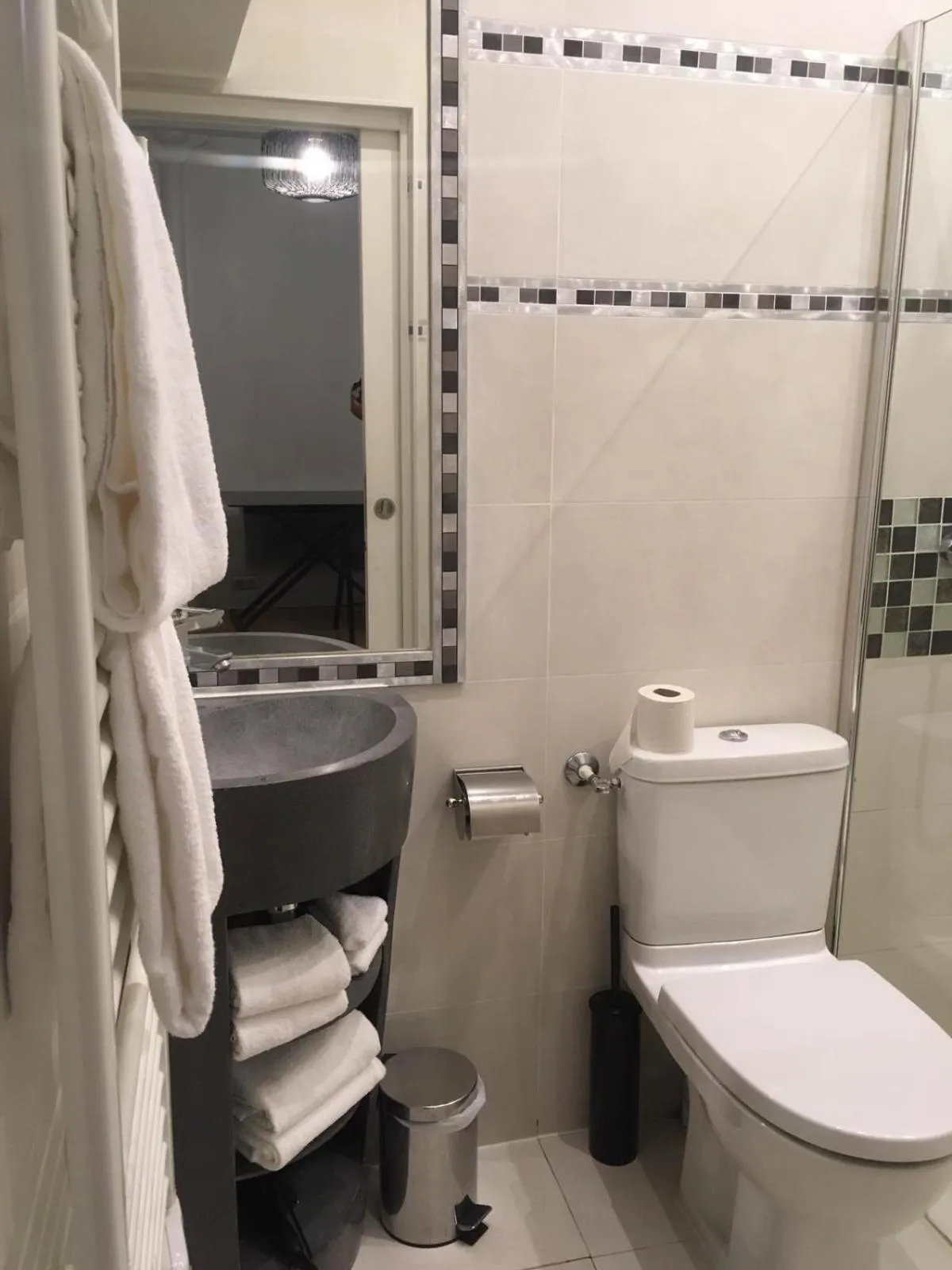 Bathroom in Bridgestreet - Opera Montmartre