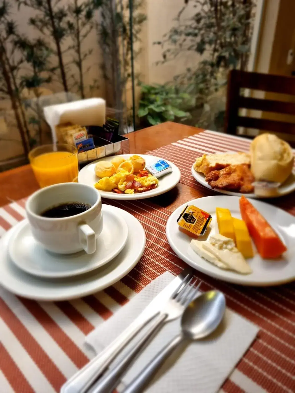 Breakfast in Grande Hotel Itaguaí Breakfast in Grande Hotel Itaguaí
