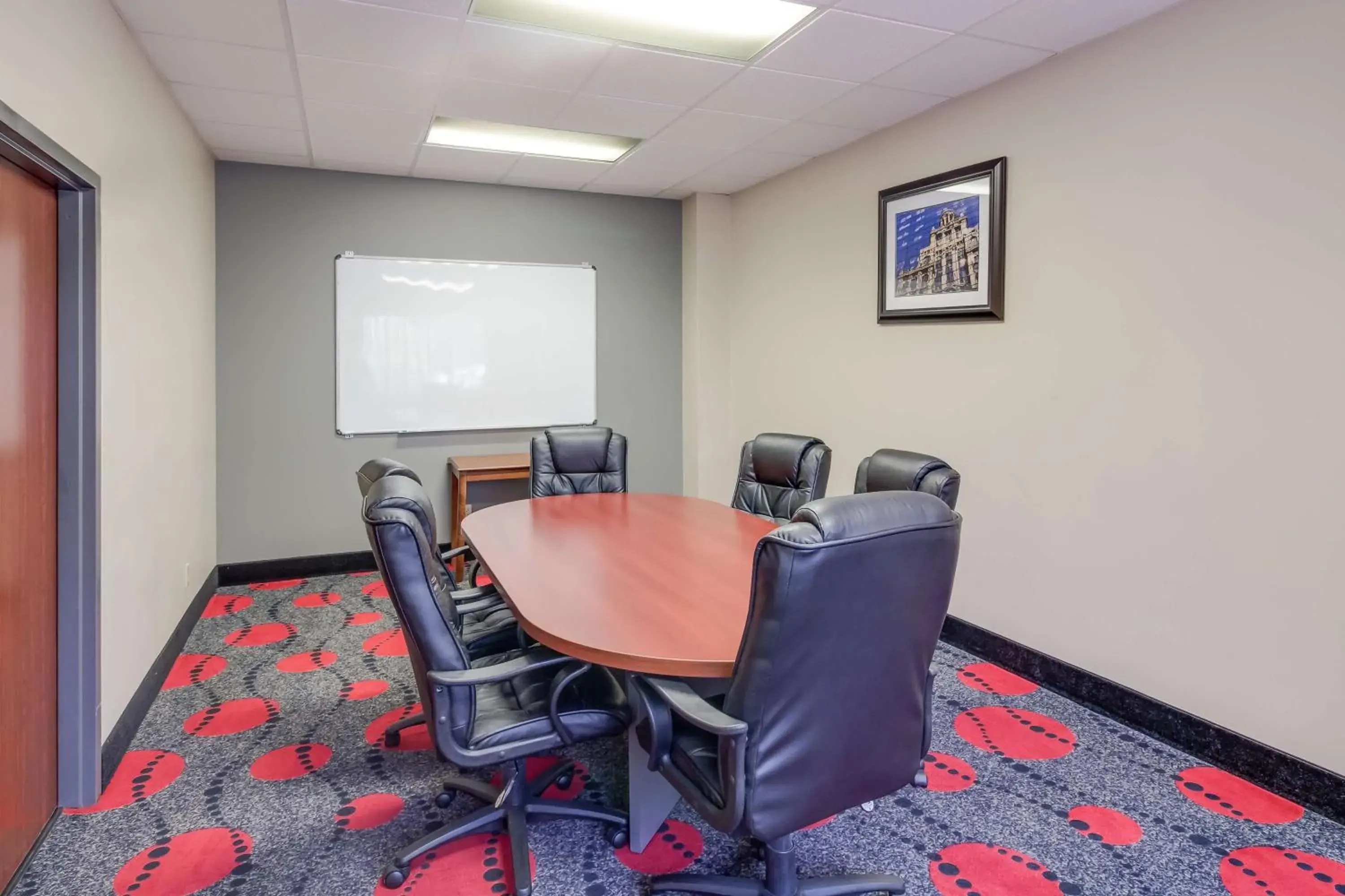 Bedroom in SureStay Plus Hotel by Best Western Houston Medical Center Bedroom in SureStay Plus Hotel by Best Western Houston Medical Center