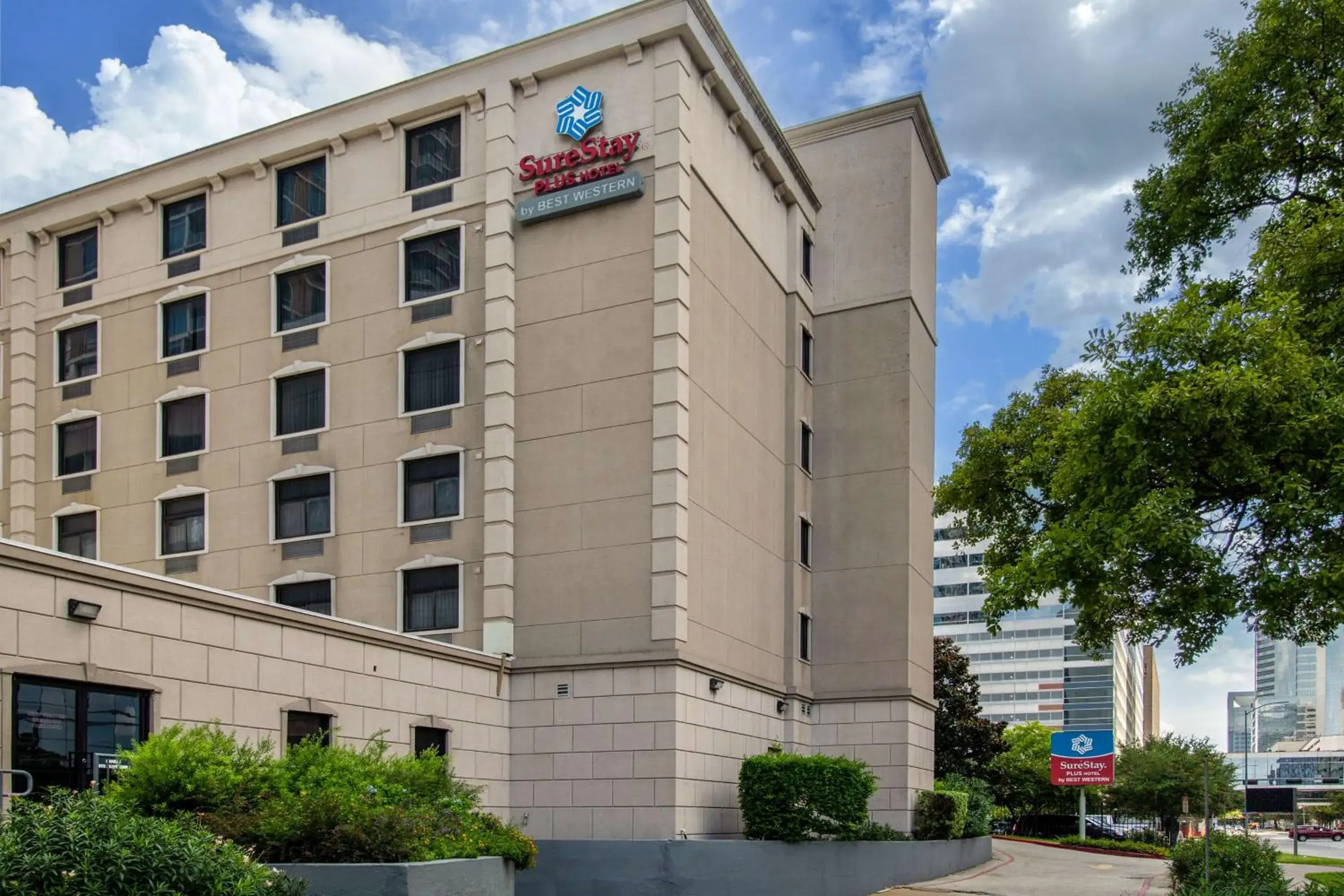 Property building in SureStay Plus Hotel by Best Western Houston Medical Center Property building in SureStay Plus Hotel by Best Western Houston Medical Center