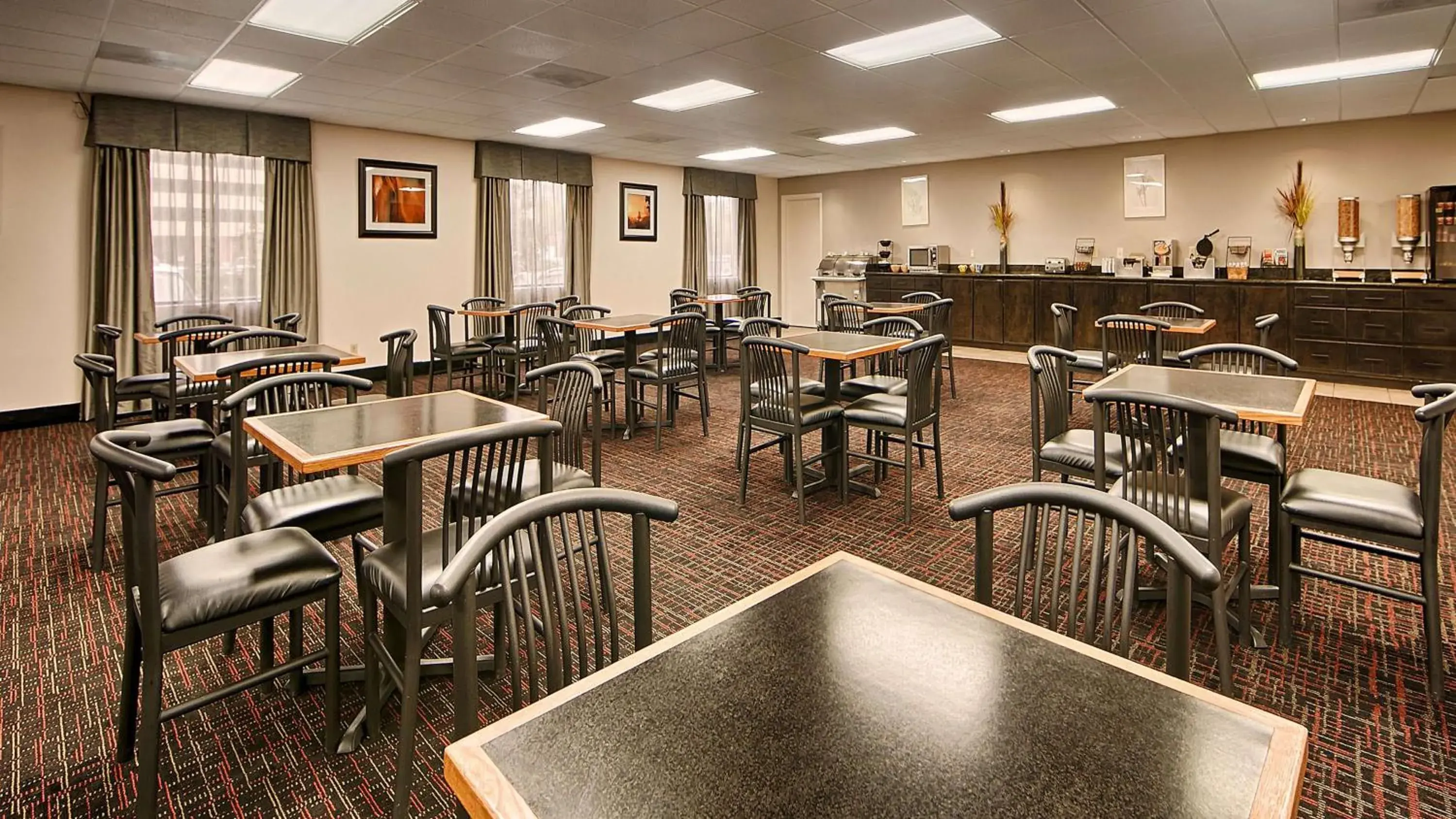 Restaurant/places to eat in SureStay Plus Hotel by Best Western Houston Medical Center Restaurant/places to eat in SureStay Plus Hotel by Best Western Houston Medical Center