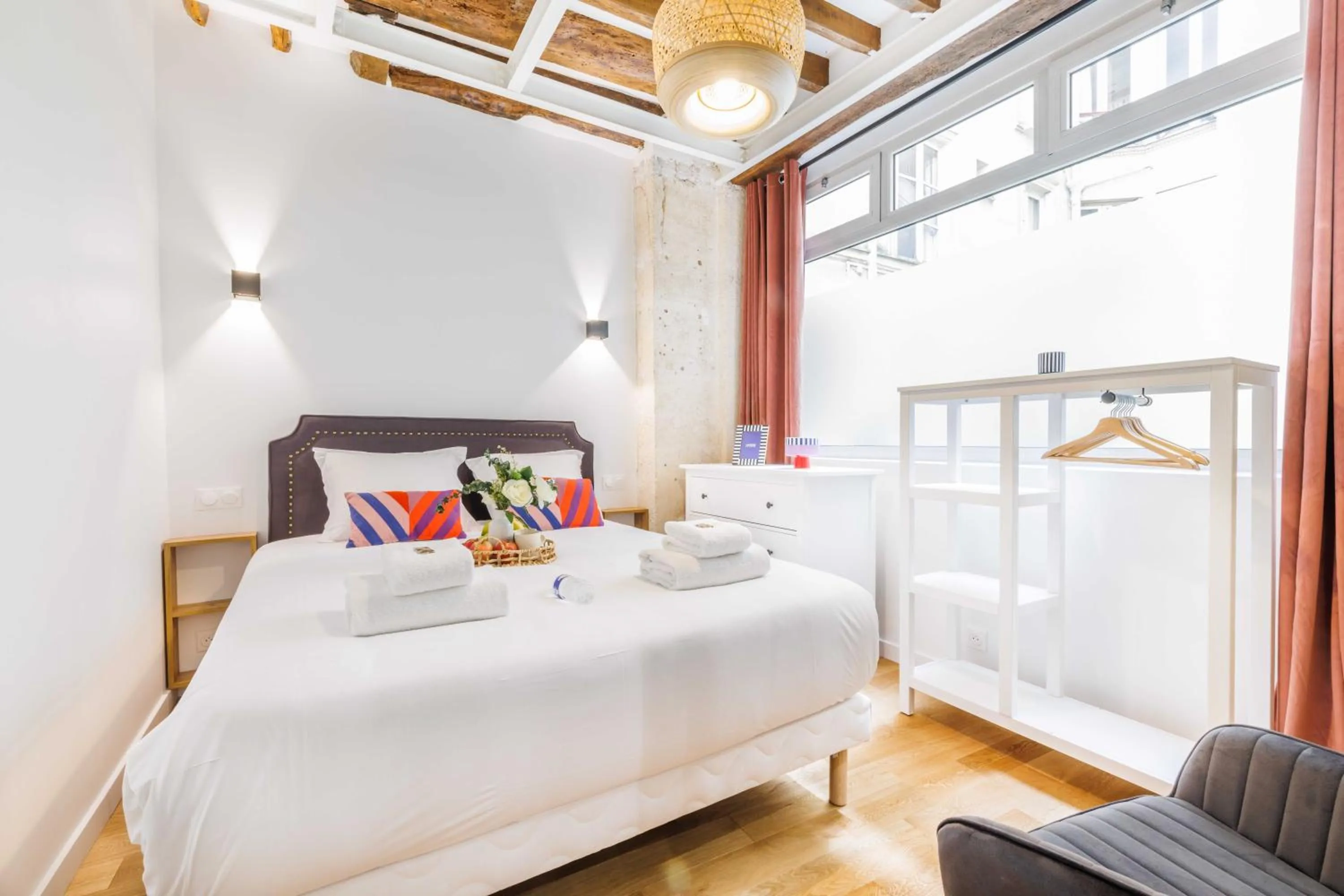 Bed in Bridgestreet Le Marais - les halles - Republique