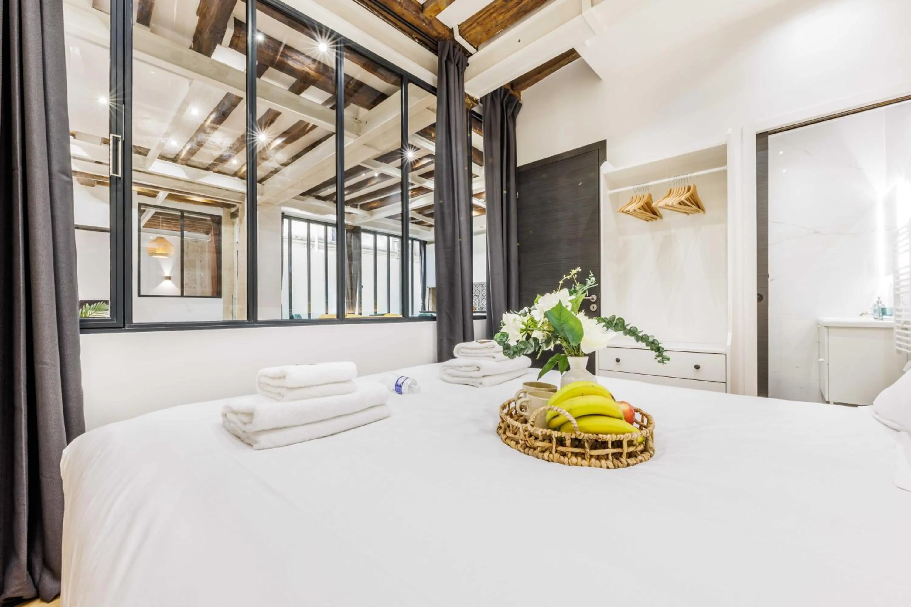 Bed in Bridgestreet Le Marais - les halles - Republique