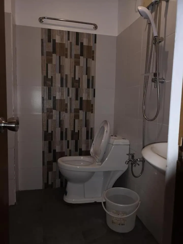 Shower in Casitas Inn Tagaytay Co.