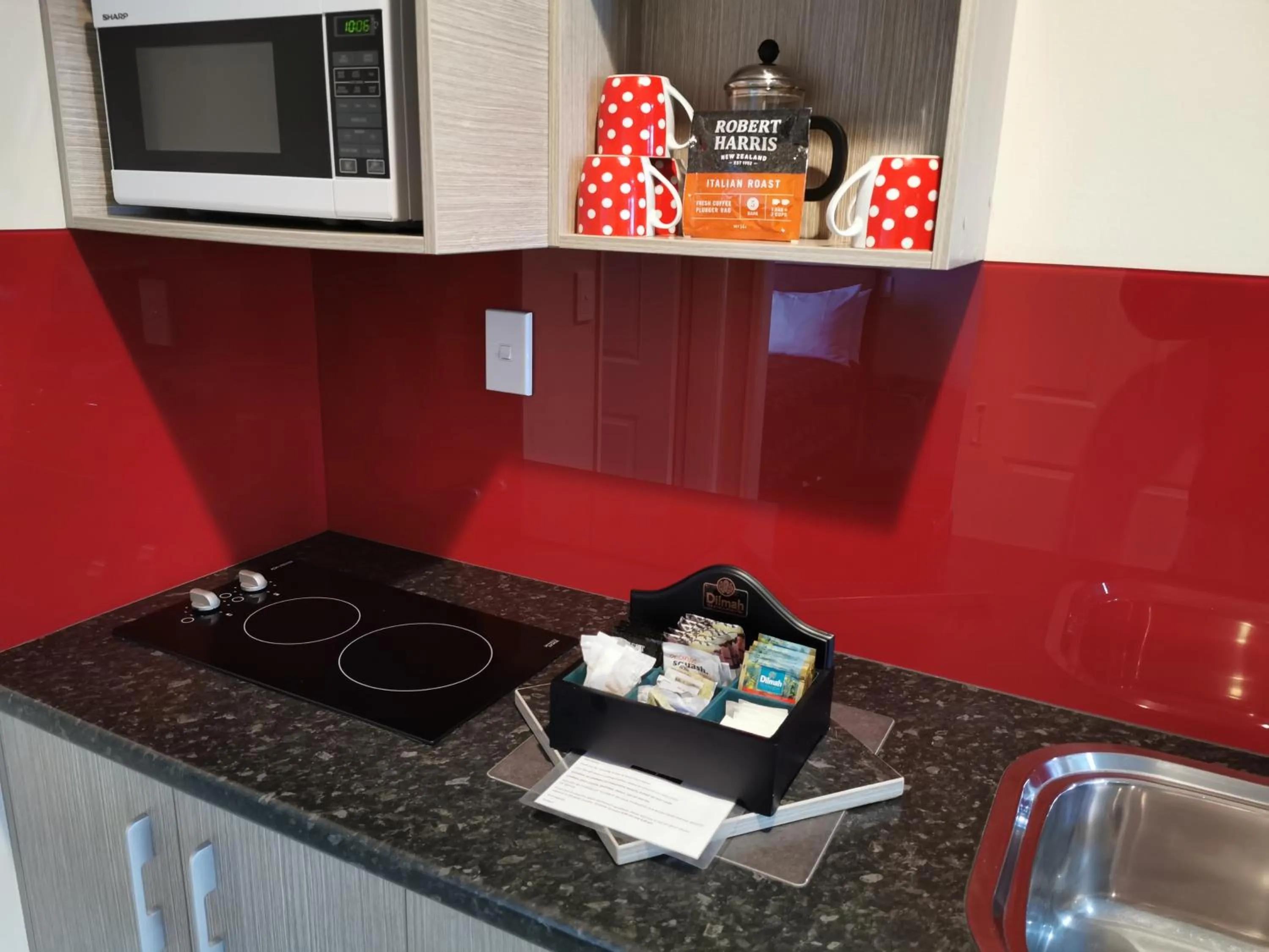 Coffee/tea facilities in Capri on Fenton