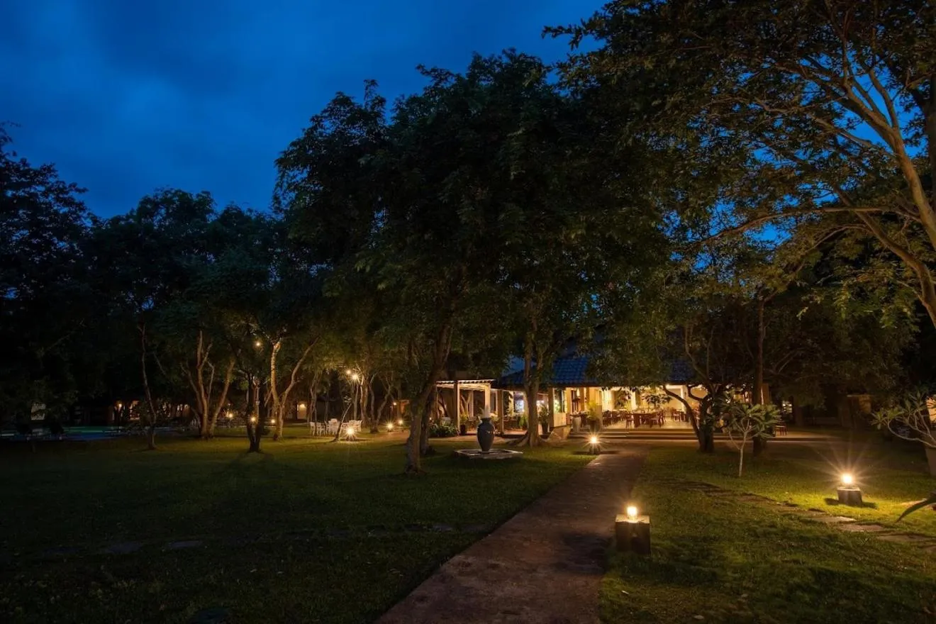 Restaurant/places to eat in Kassapa Lions Rock