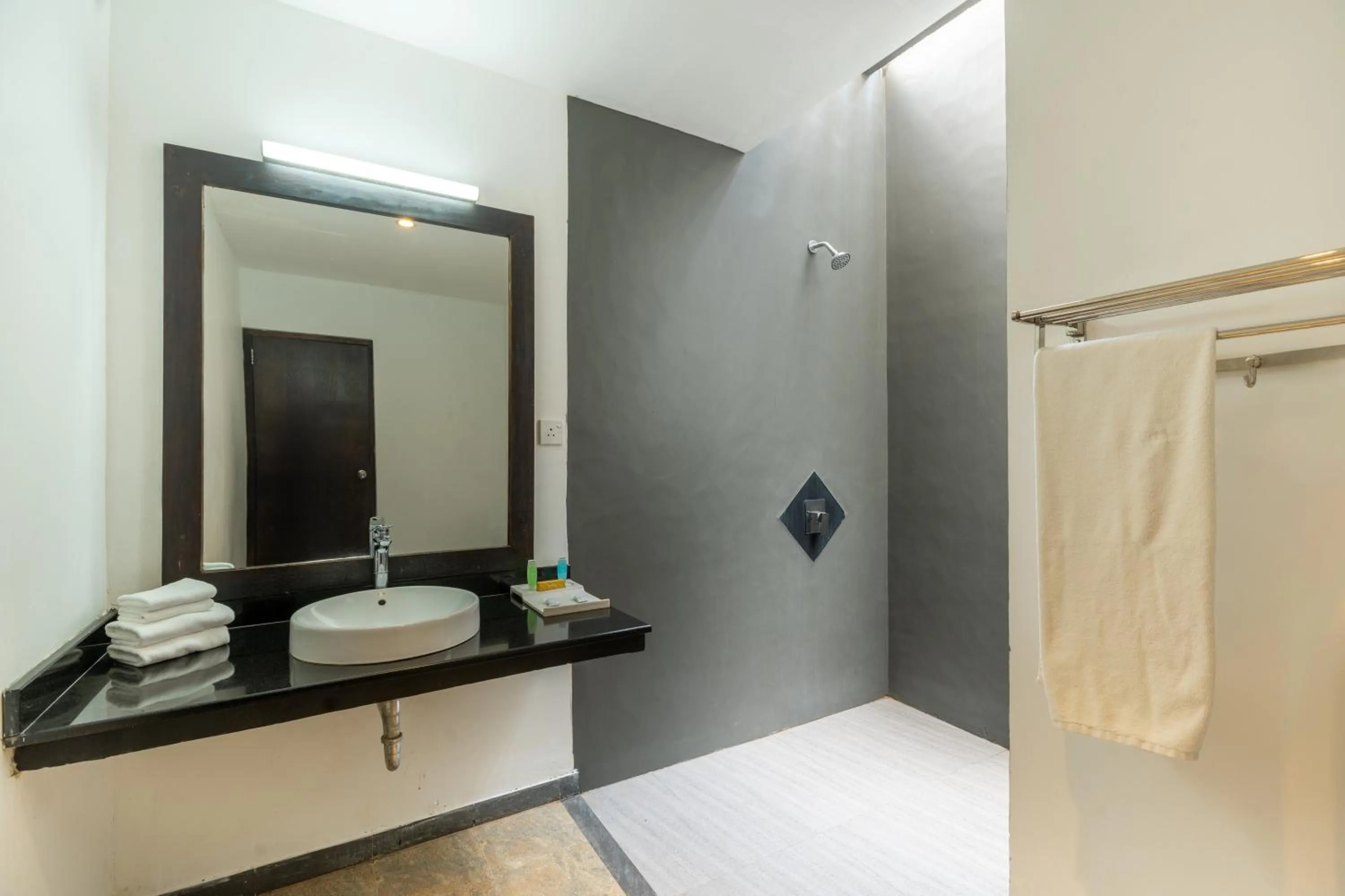 Bathroom in Kassapa Lions Rock