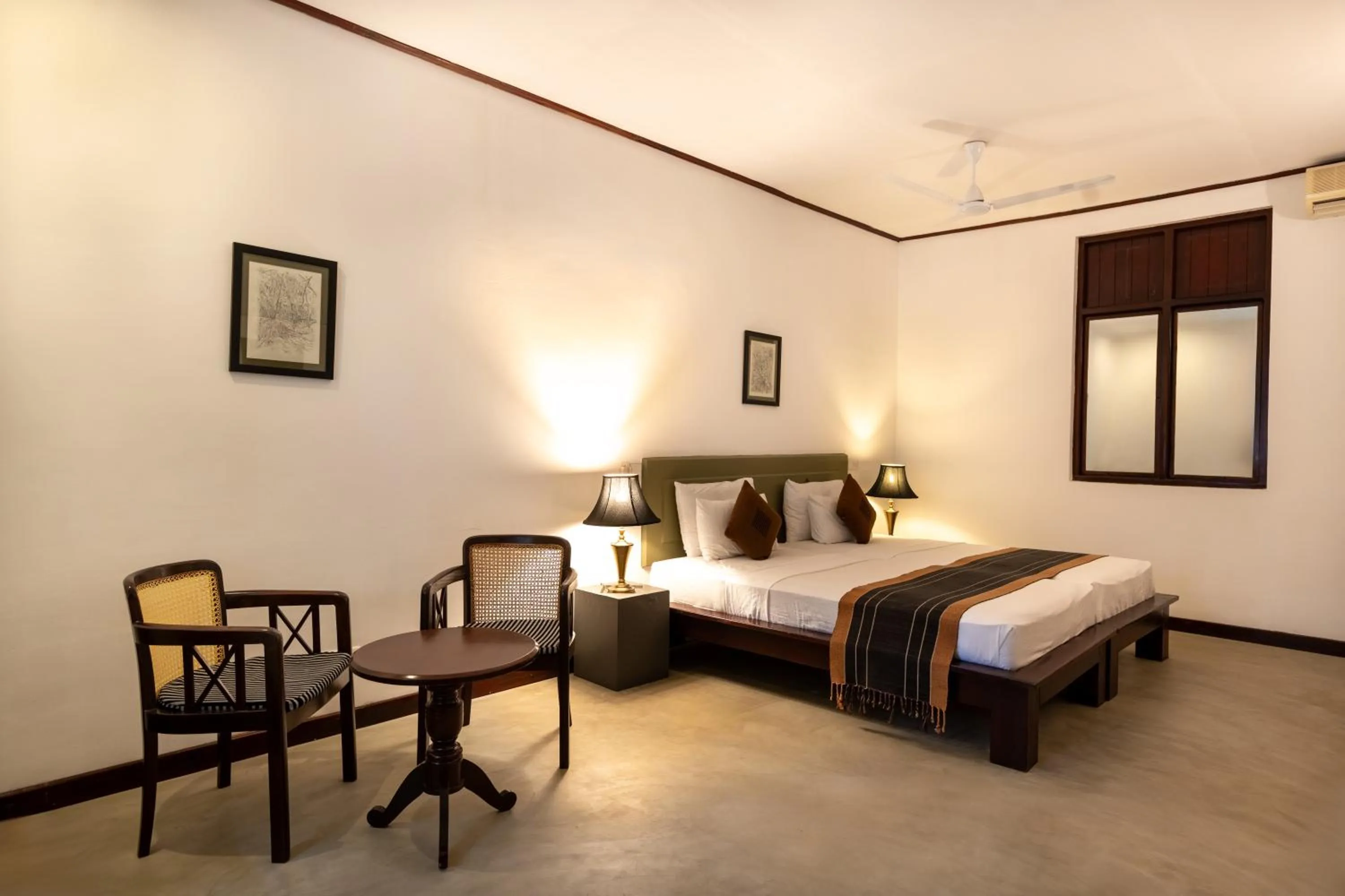 Seating area, Bed in Kassapa Lions Rock