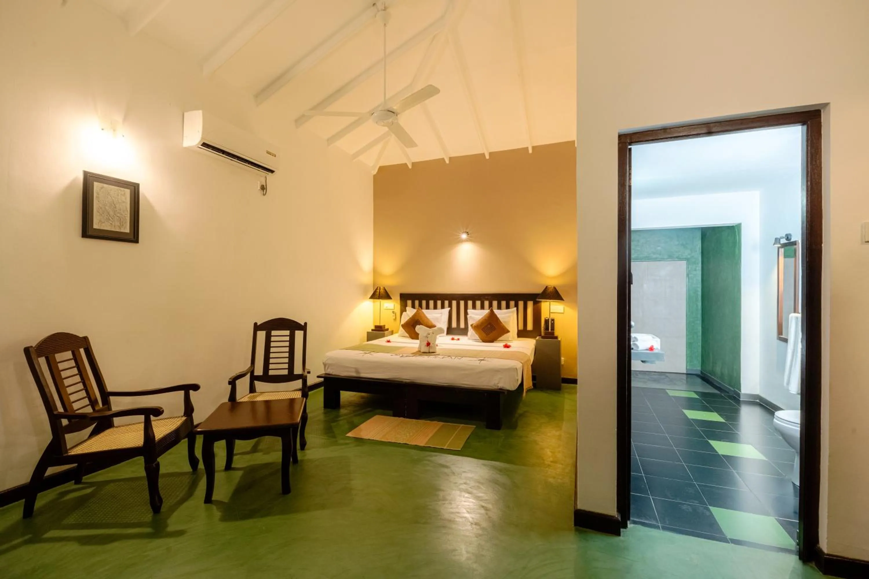 Toilet, Bed in Kassapa Lions Rock