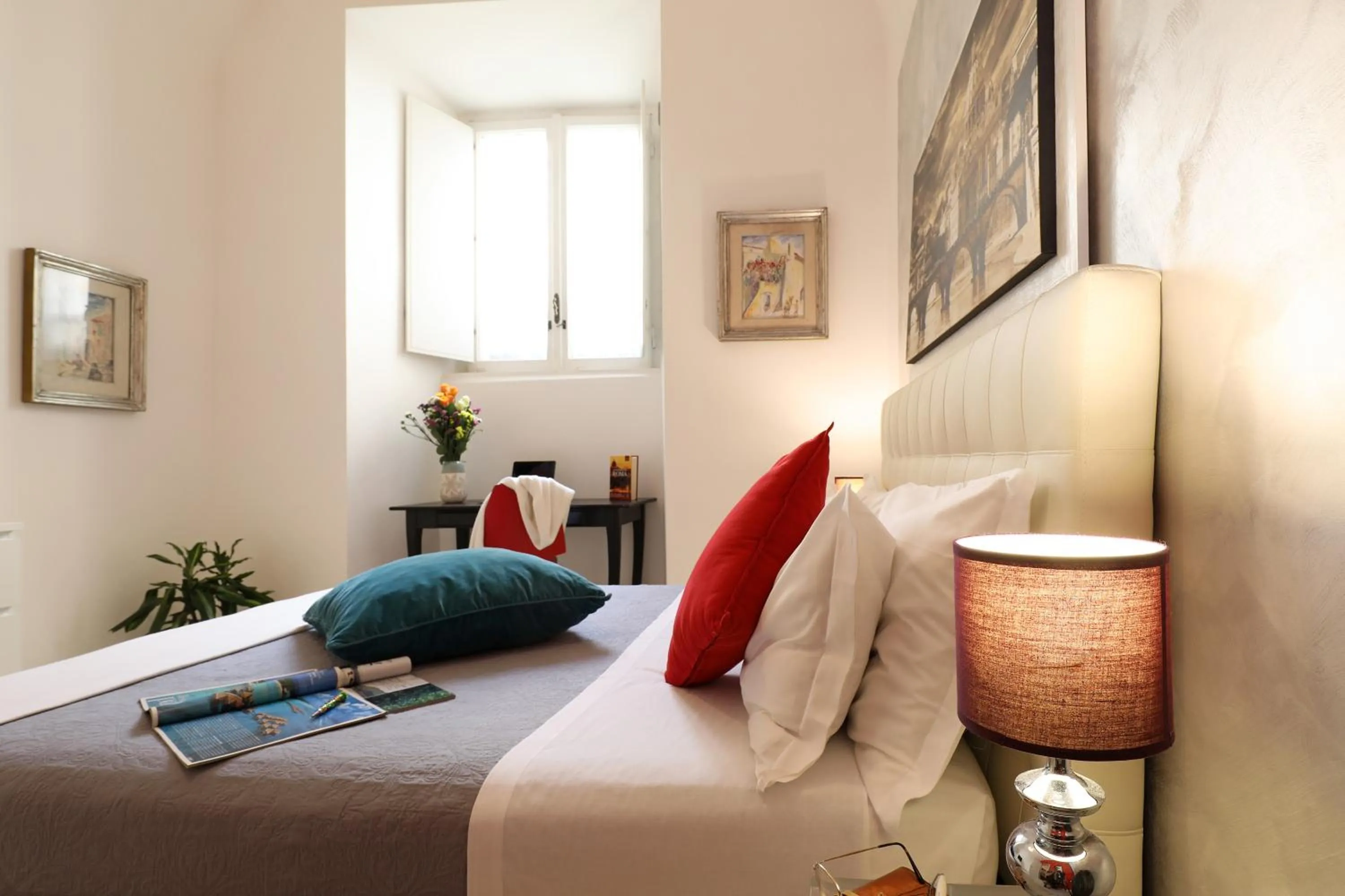 Bedroom, Bed in Grand Tour Rome Apartment - Liberty Collection